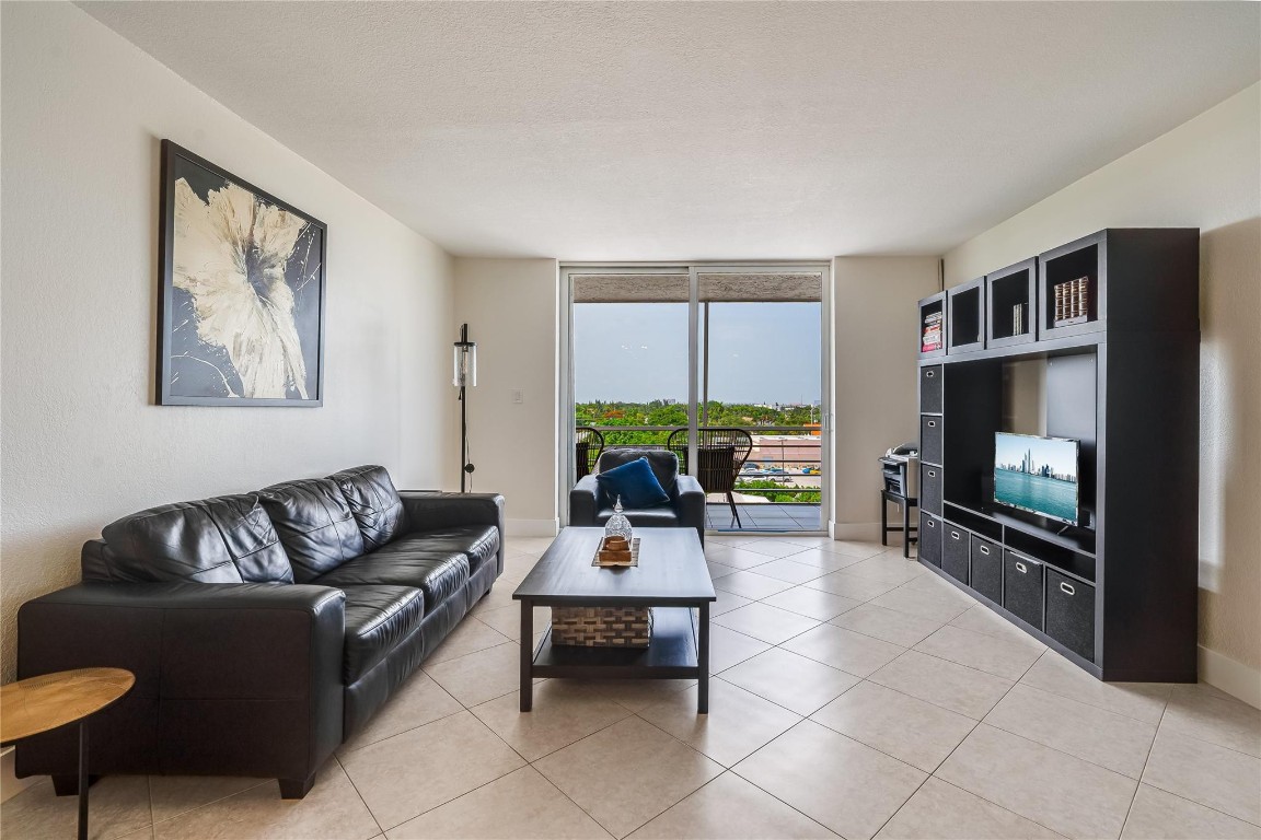 1830 Dixieanna St 602