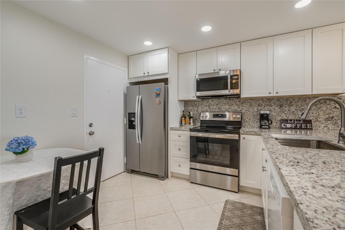 1830 Dixieanna St 602