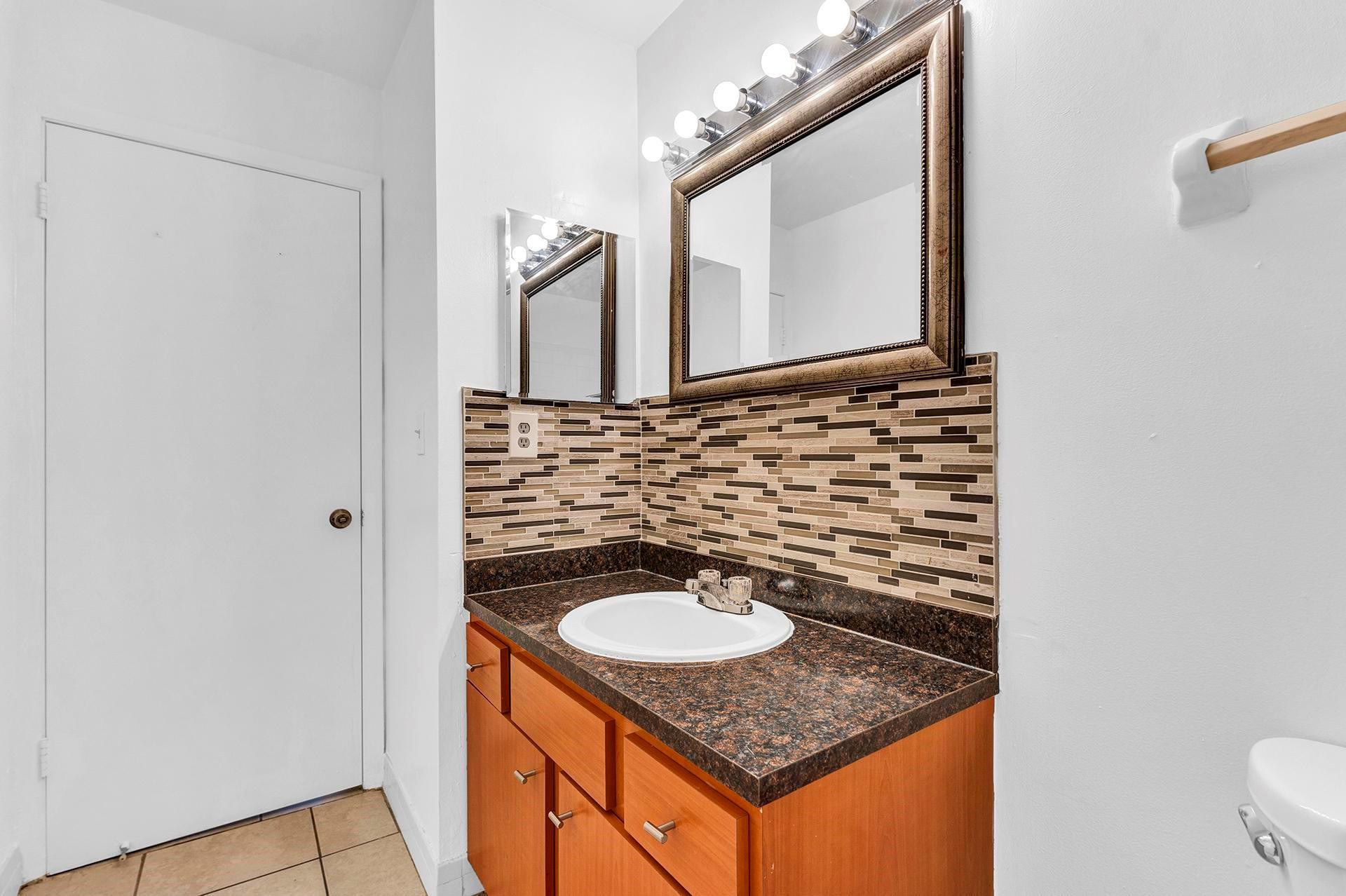 3449 NW 44th St 205