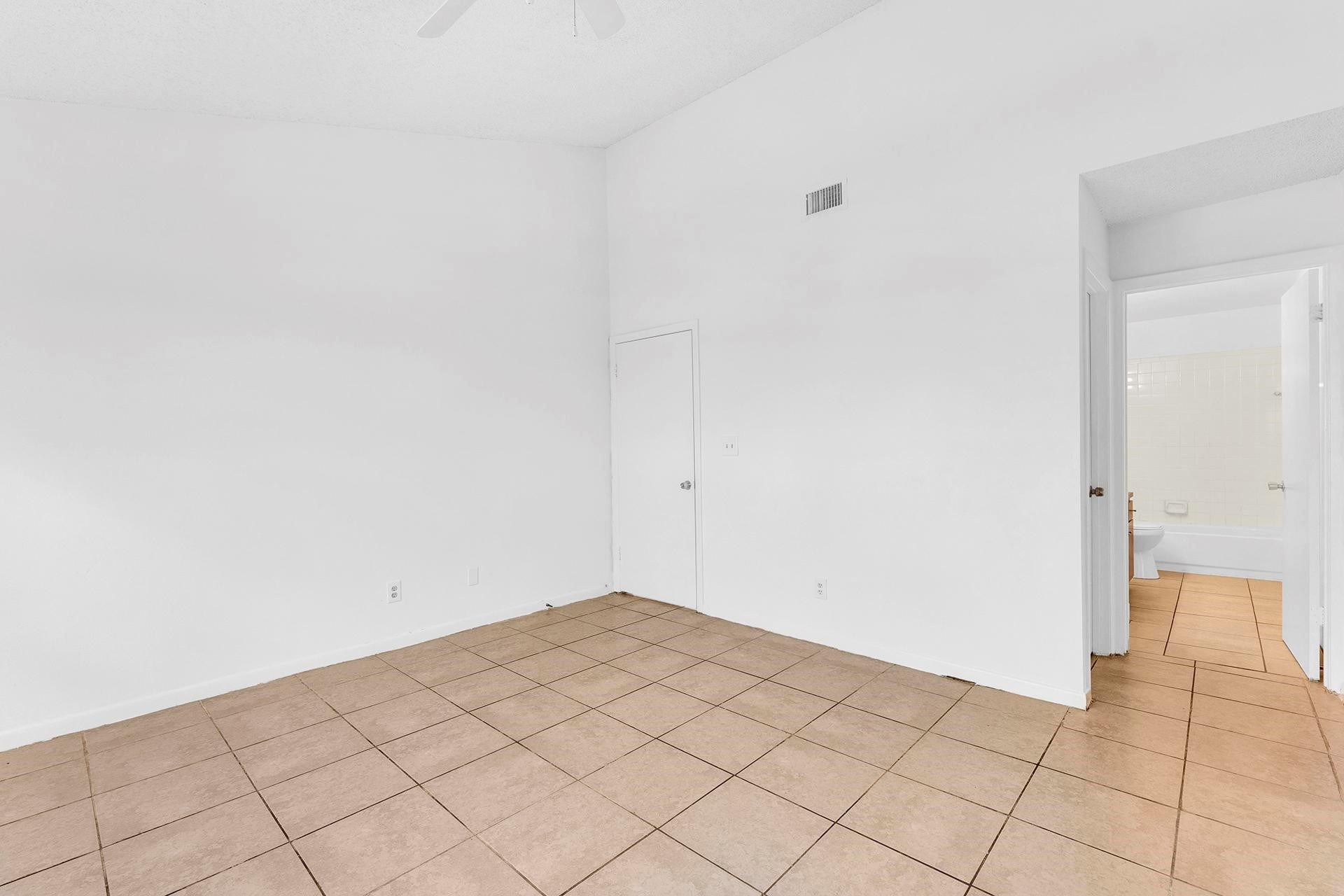 3449 NW 44th St 205