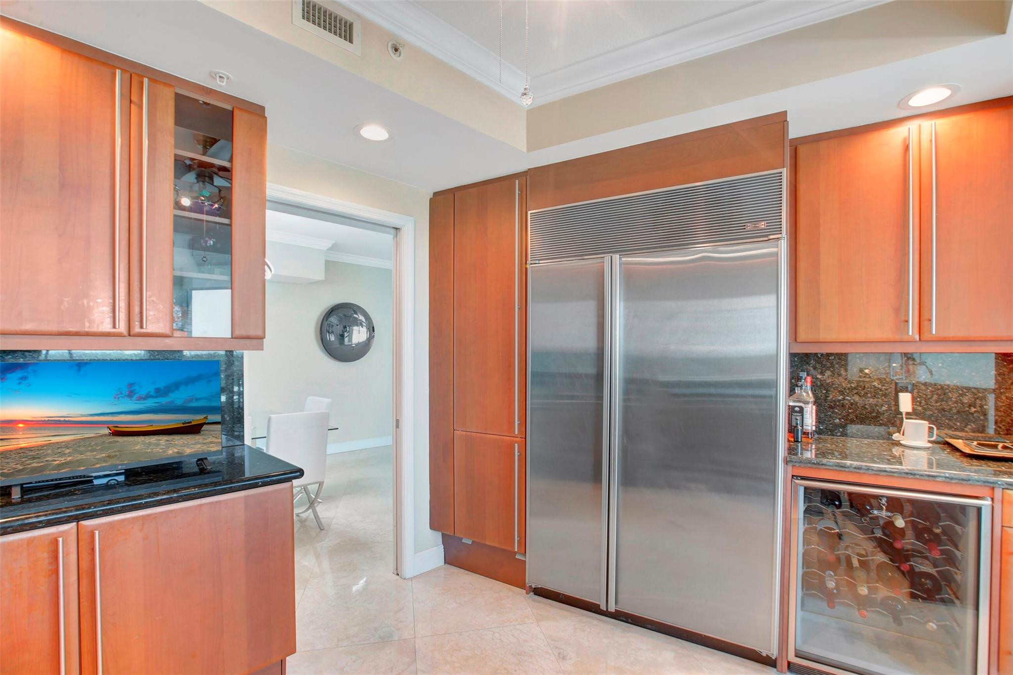 411 N New River Dr 803