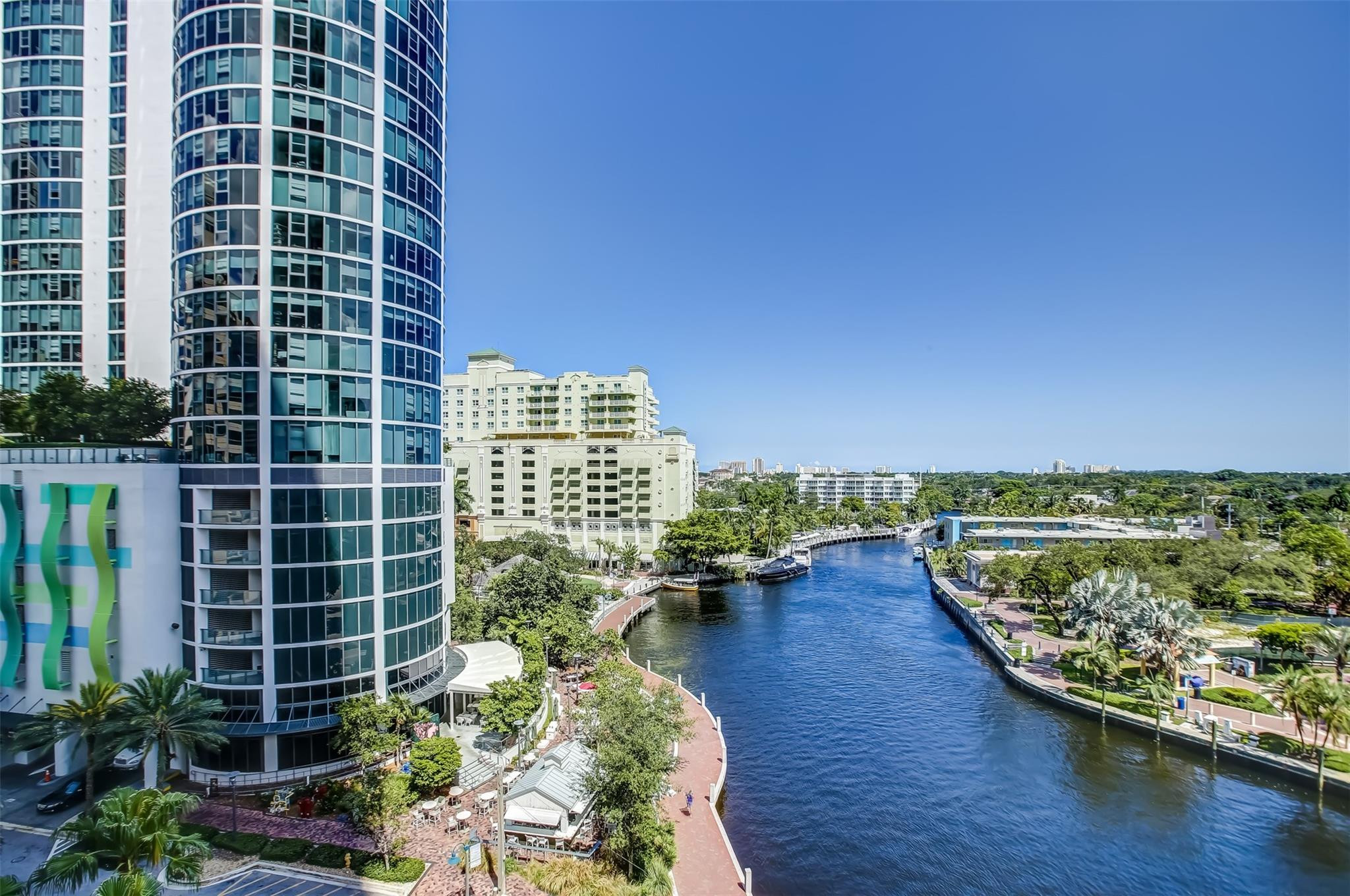 411 N New River Dr 803