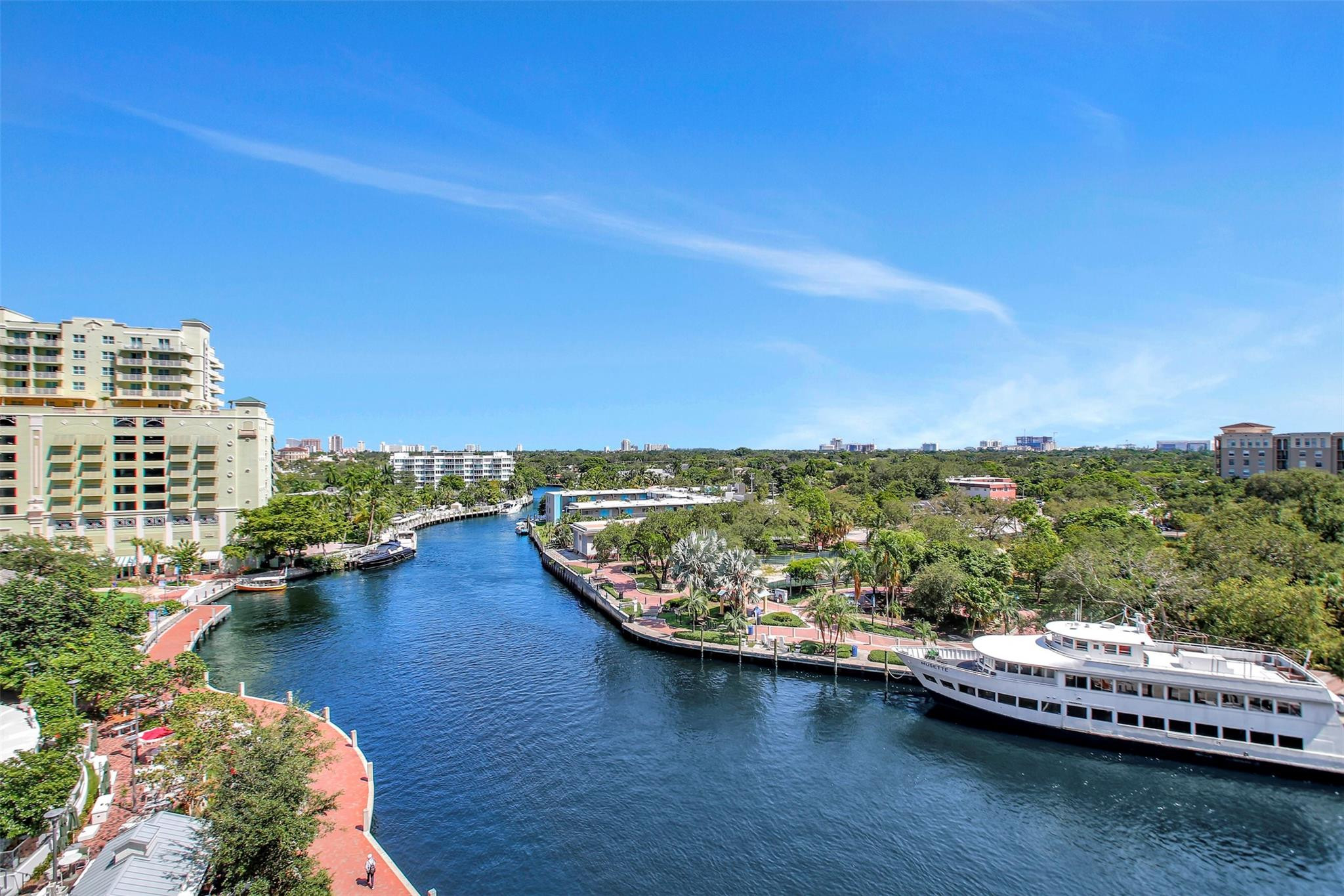 411 N New River Dr 803