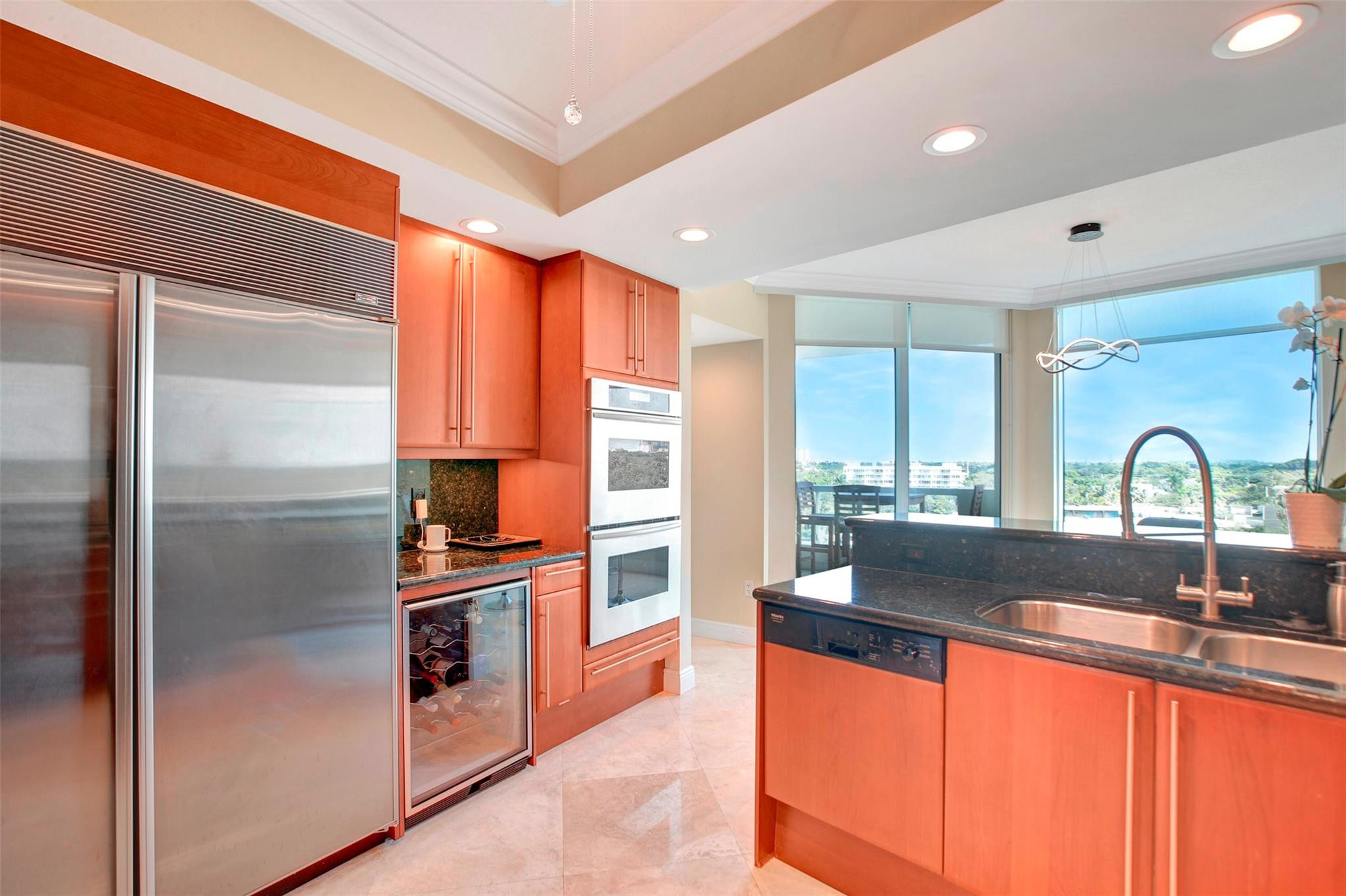 411 N New River Dr 803