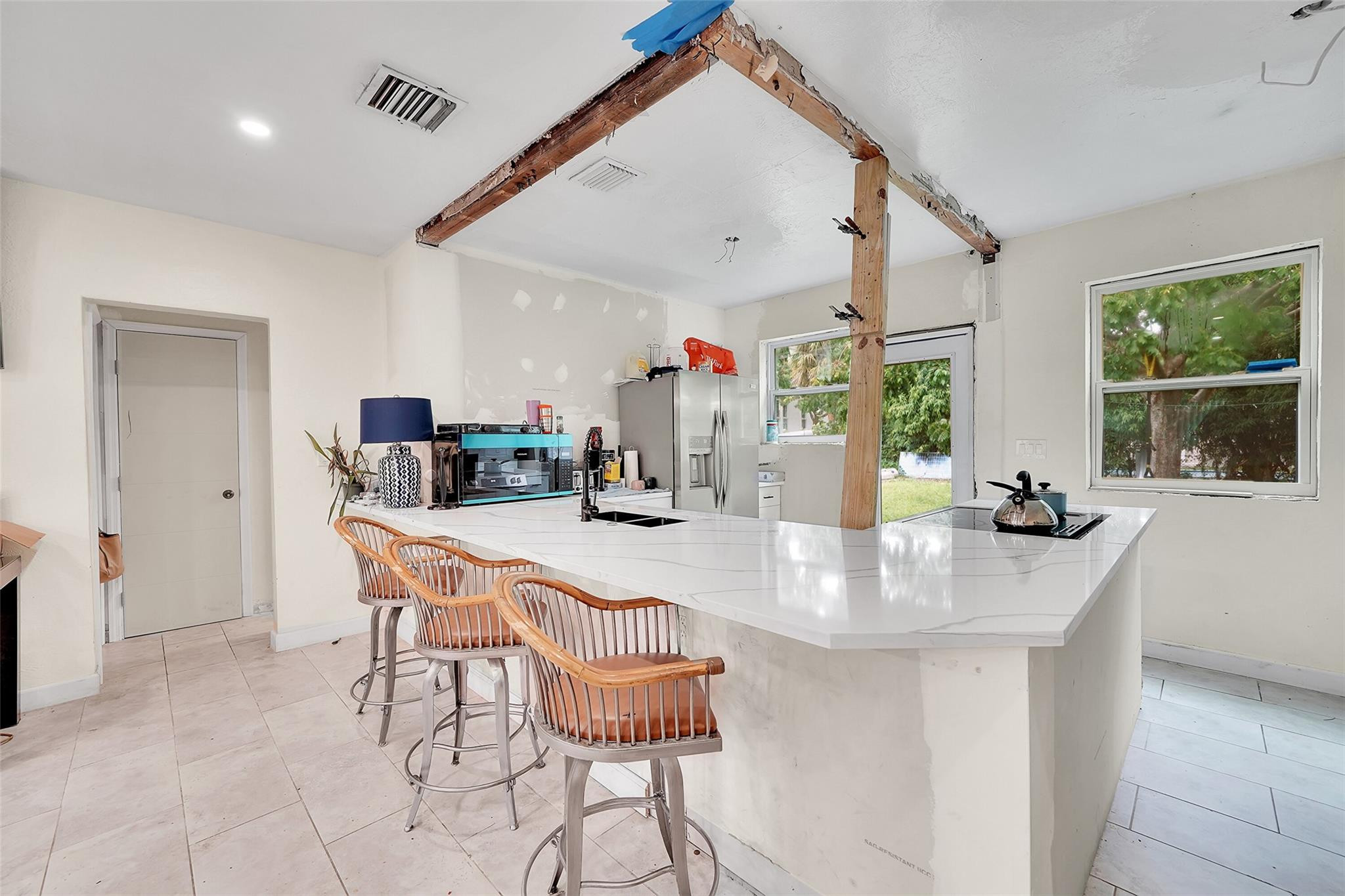 911 SW 11th Ave
