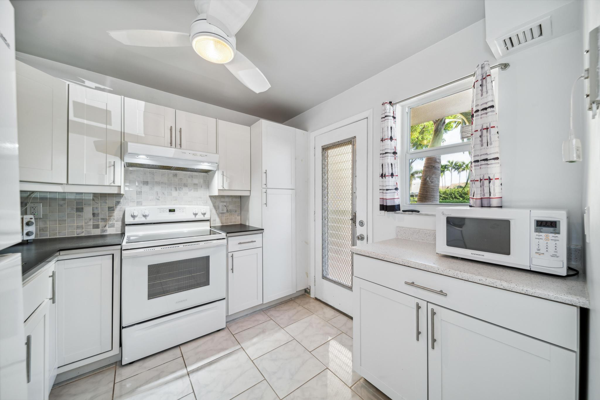 202 SE 10th Street 103