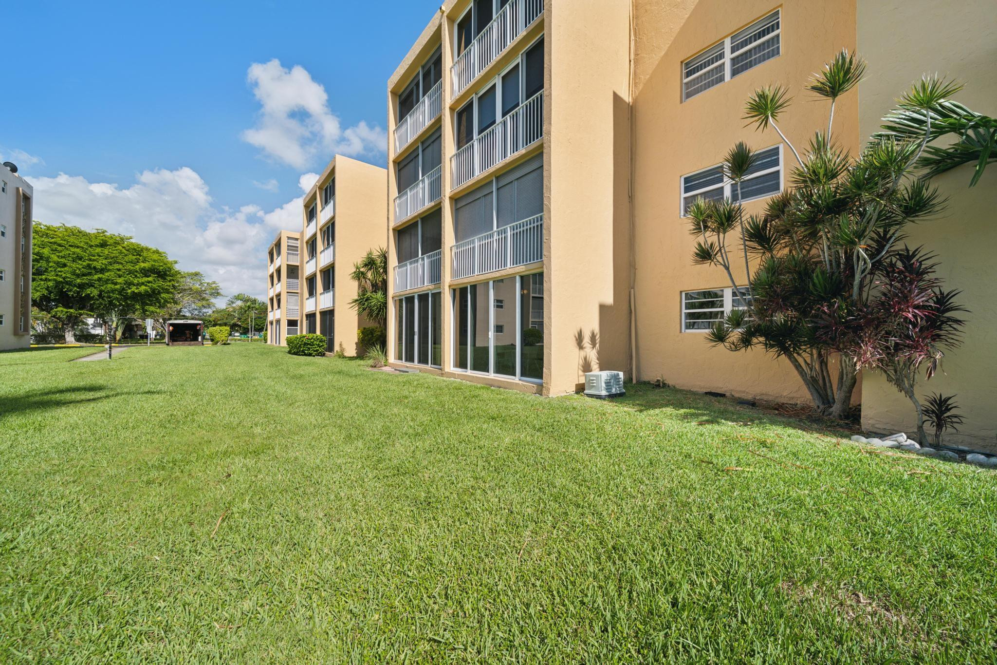 202 SE 10th Street 103