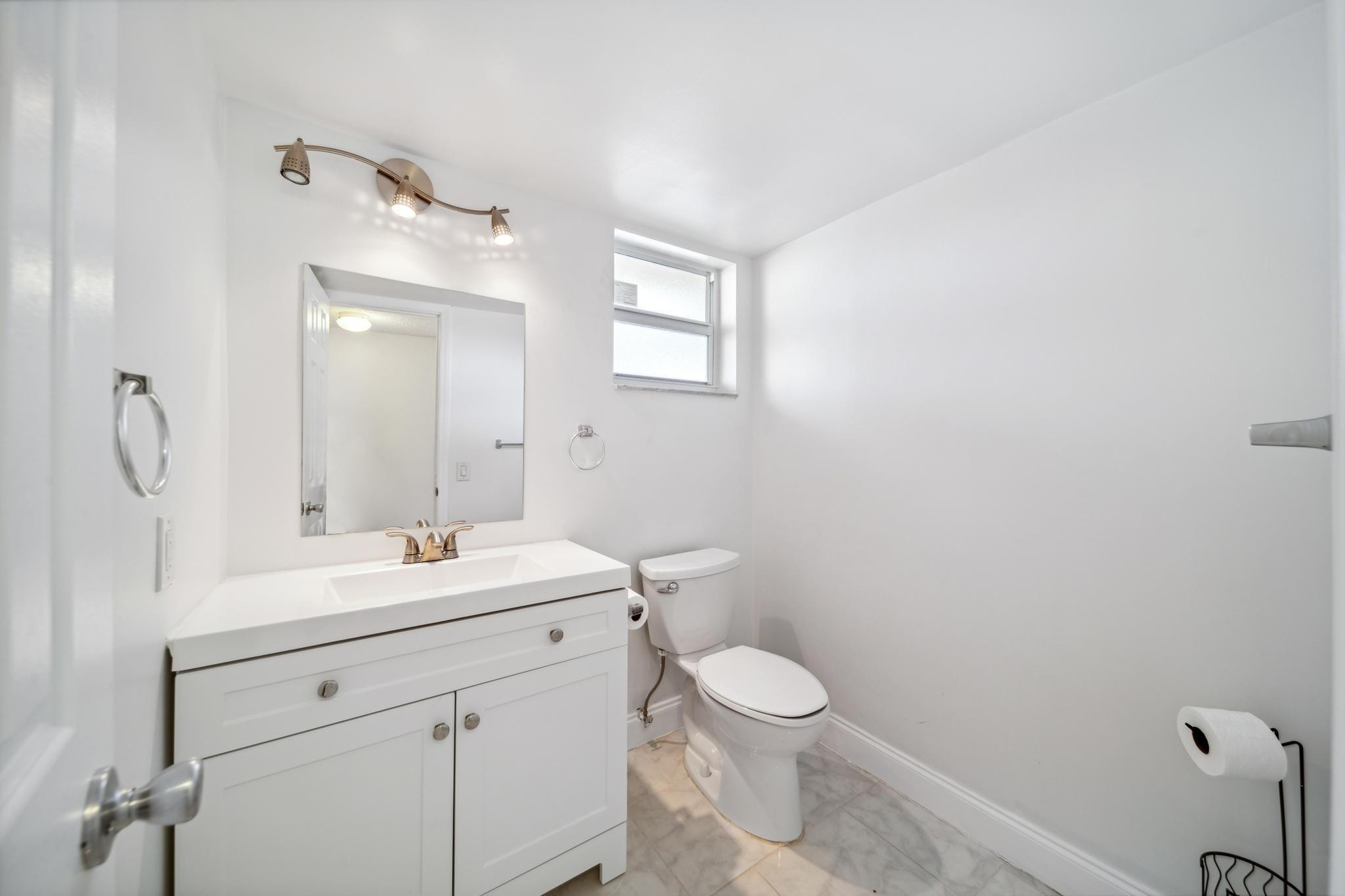 202 SE 10th Street 103