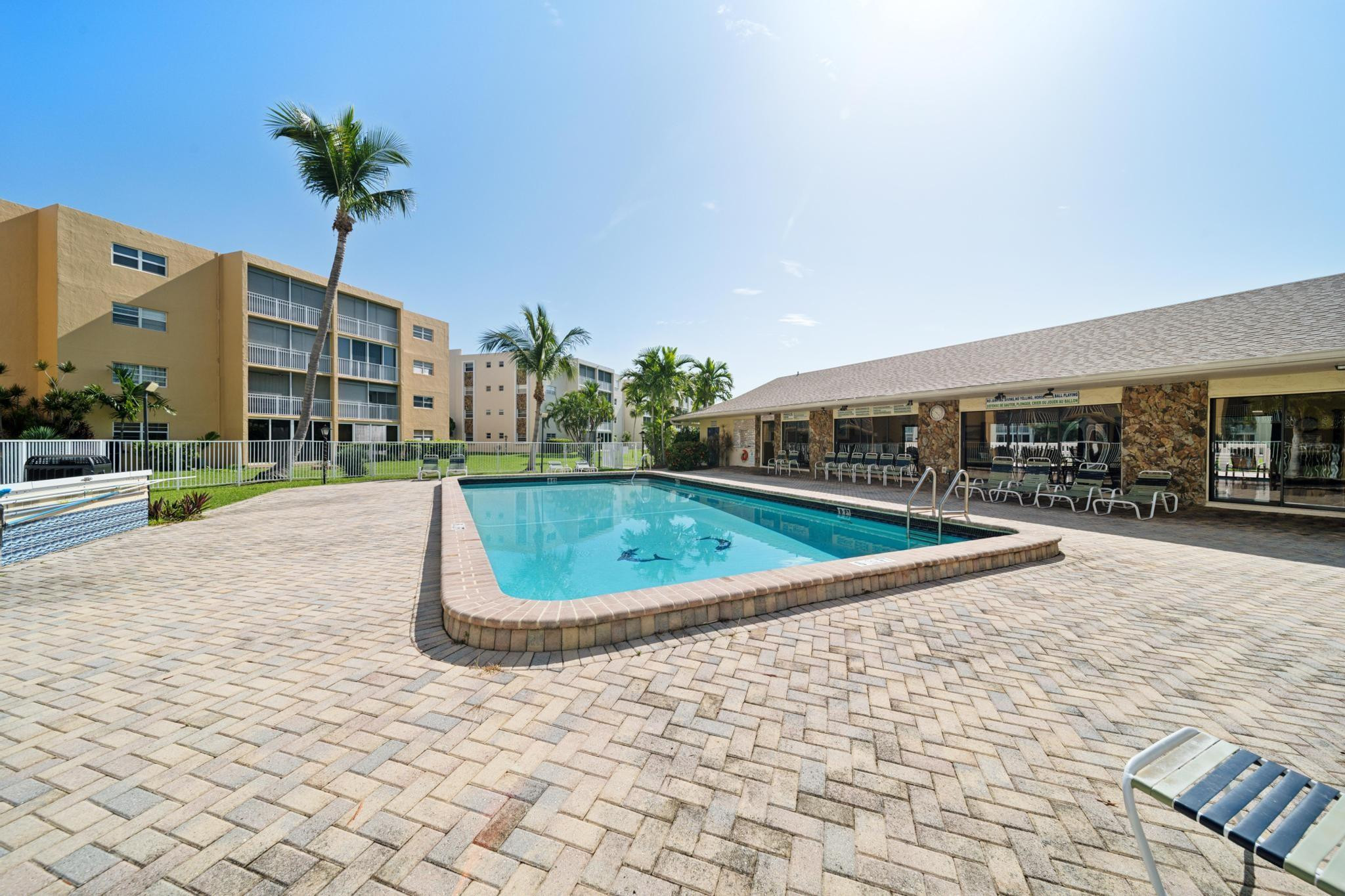 202 SE 10th Street 103