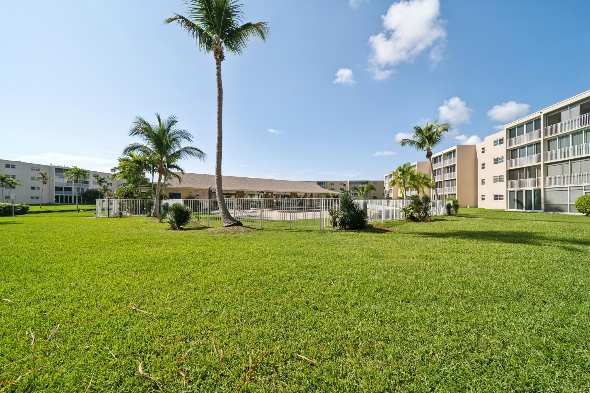 202 SE 10th Street 103