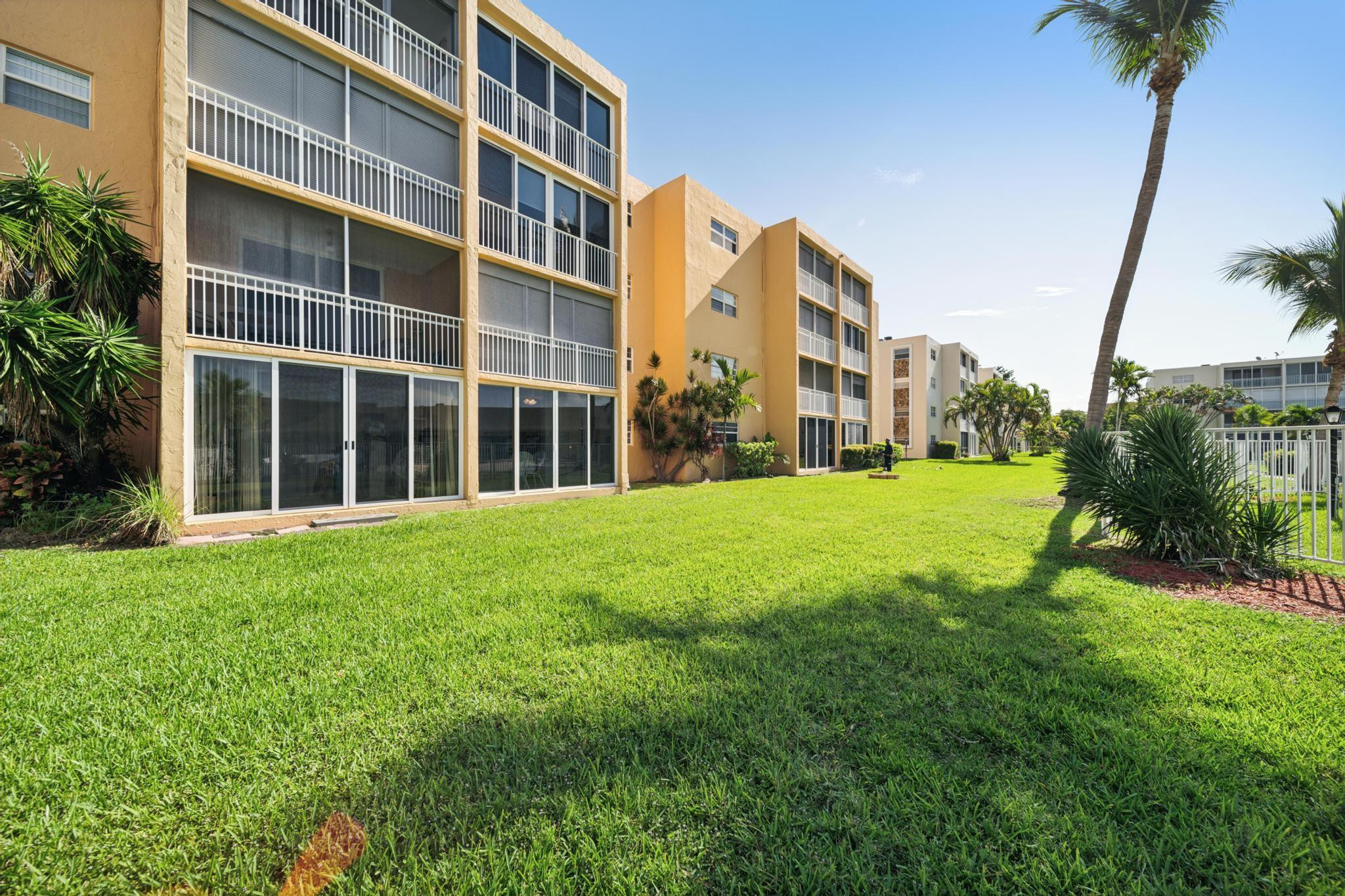 202 SE 10th Street 103