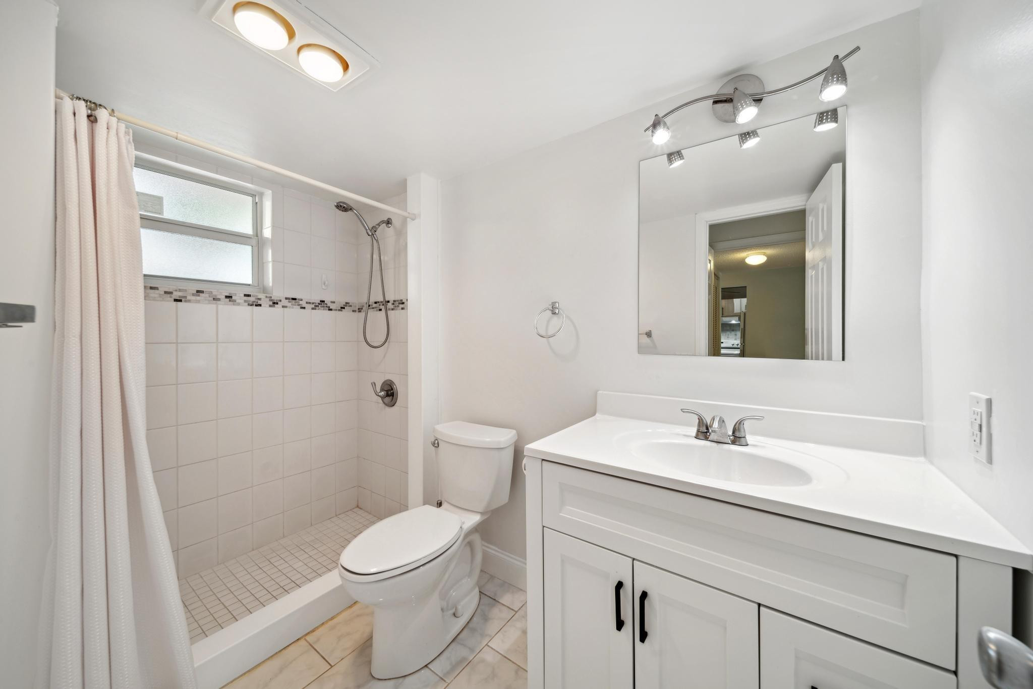 202 SE 10th Street 103