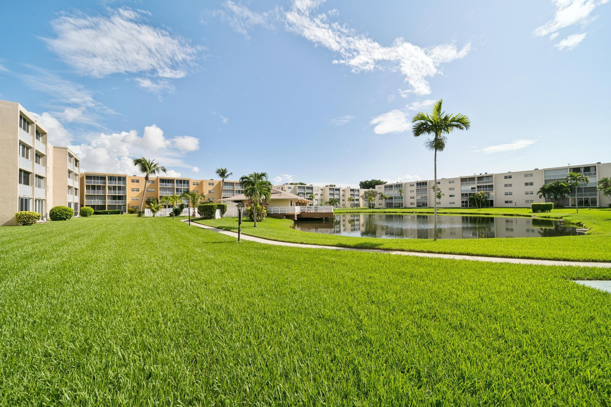 202 SE 10th Street 103