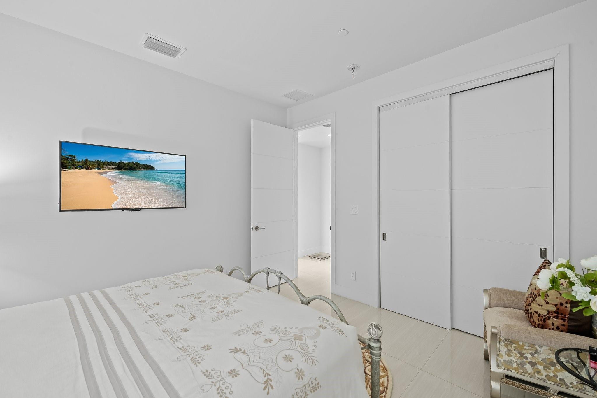 248 Shore Ct 248