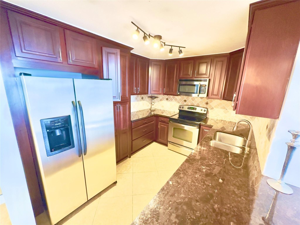 1 Las Olas Circle 314