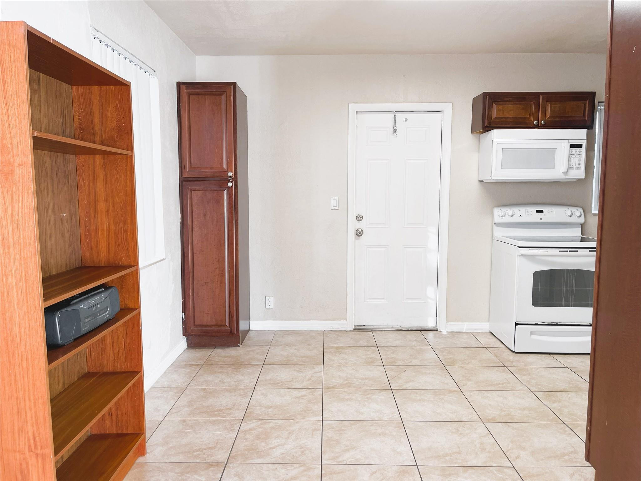 350 W 27th St