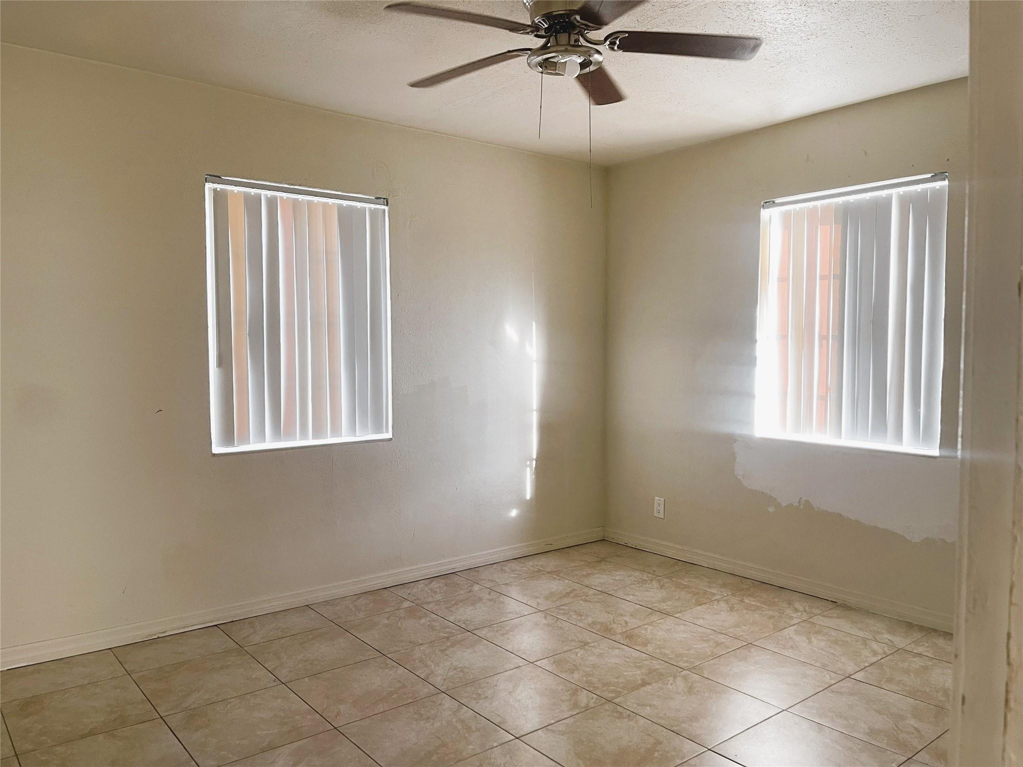 350 W 27th St