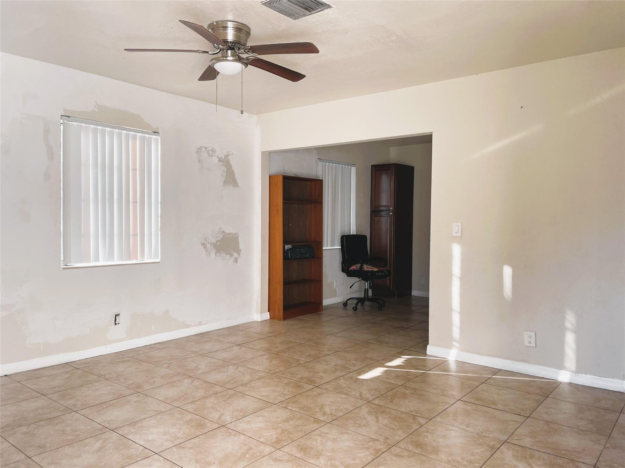350 W 27th St