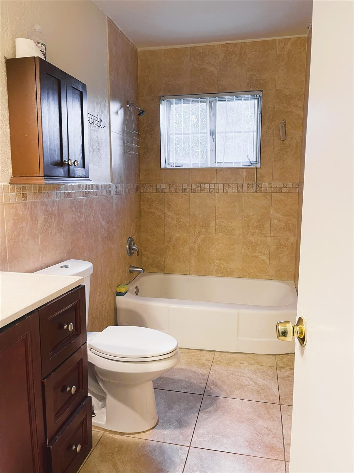 350 W 27th St