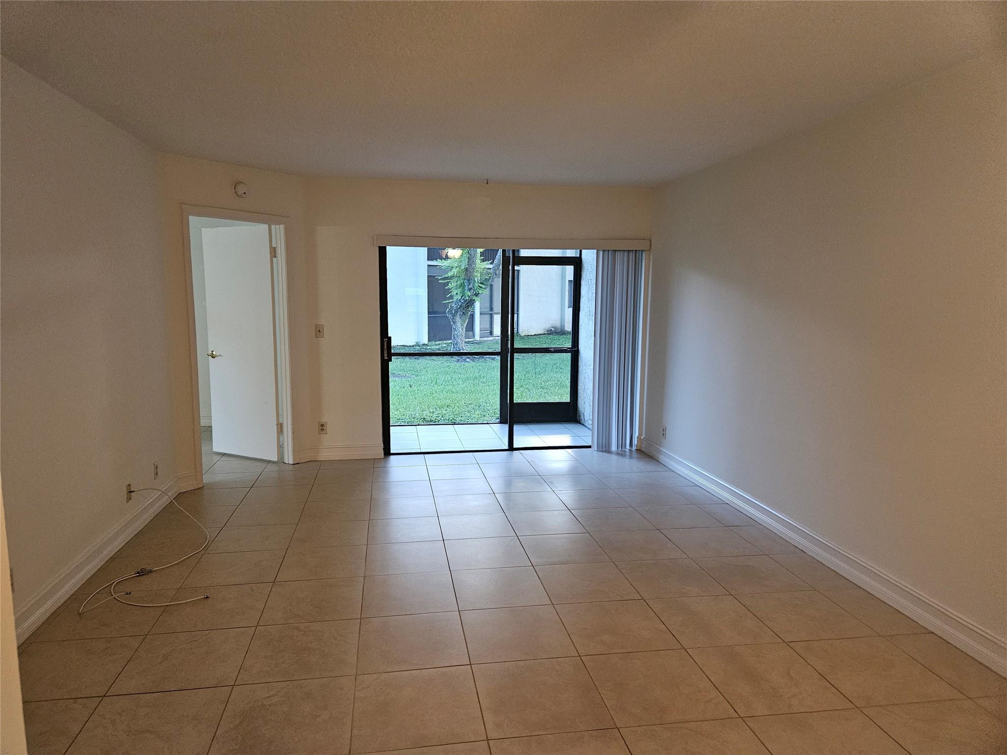 5583 Courtyard Dr 5583
