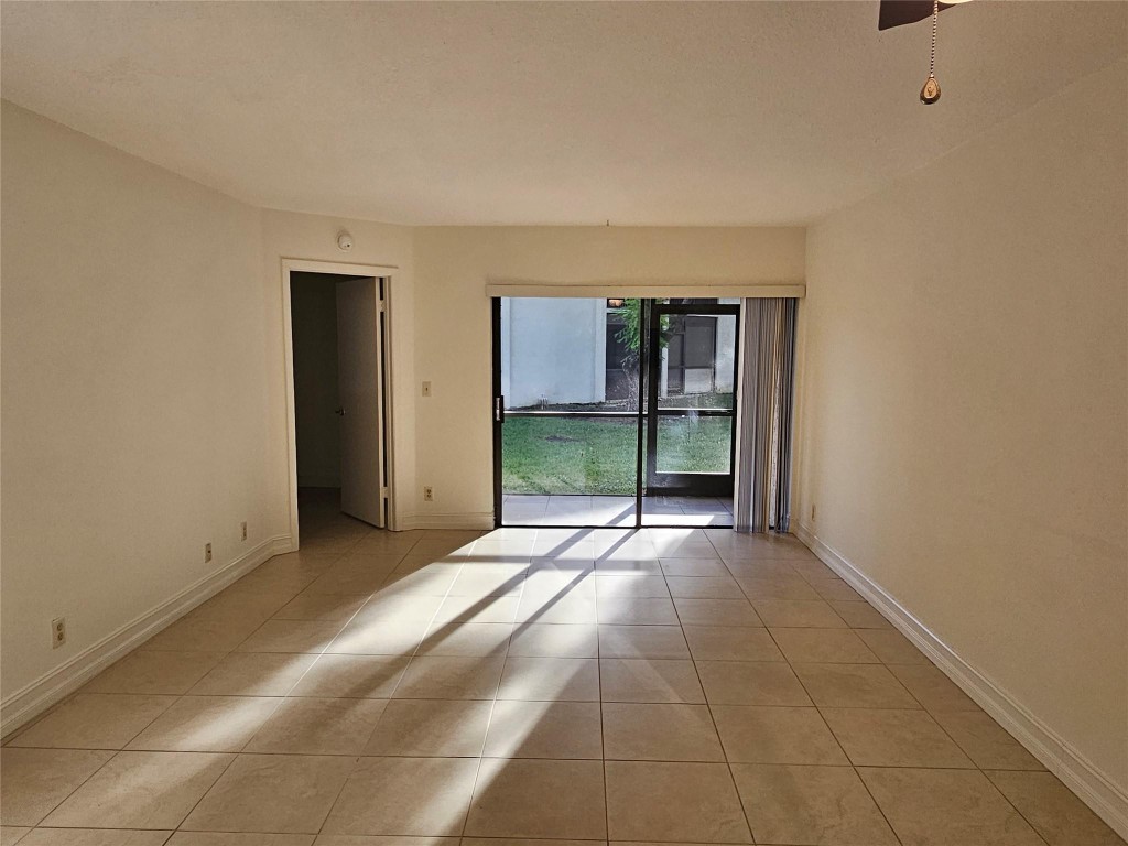 5583 Courtyard Dr 5583