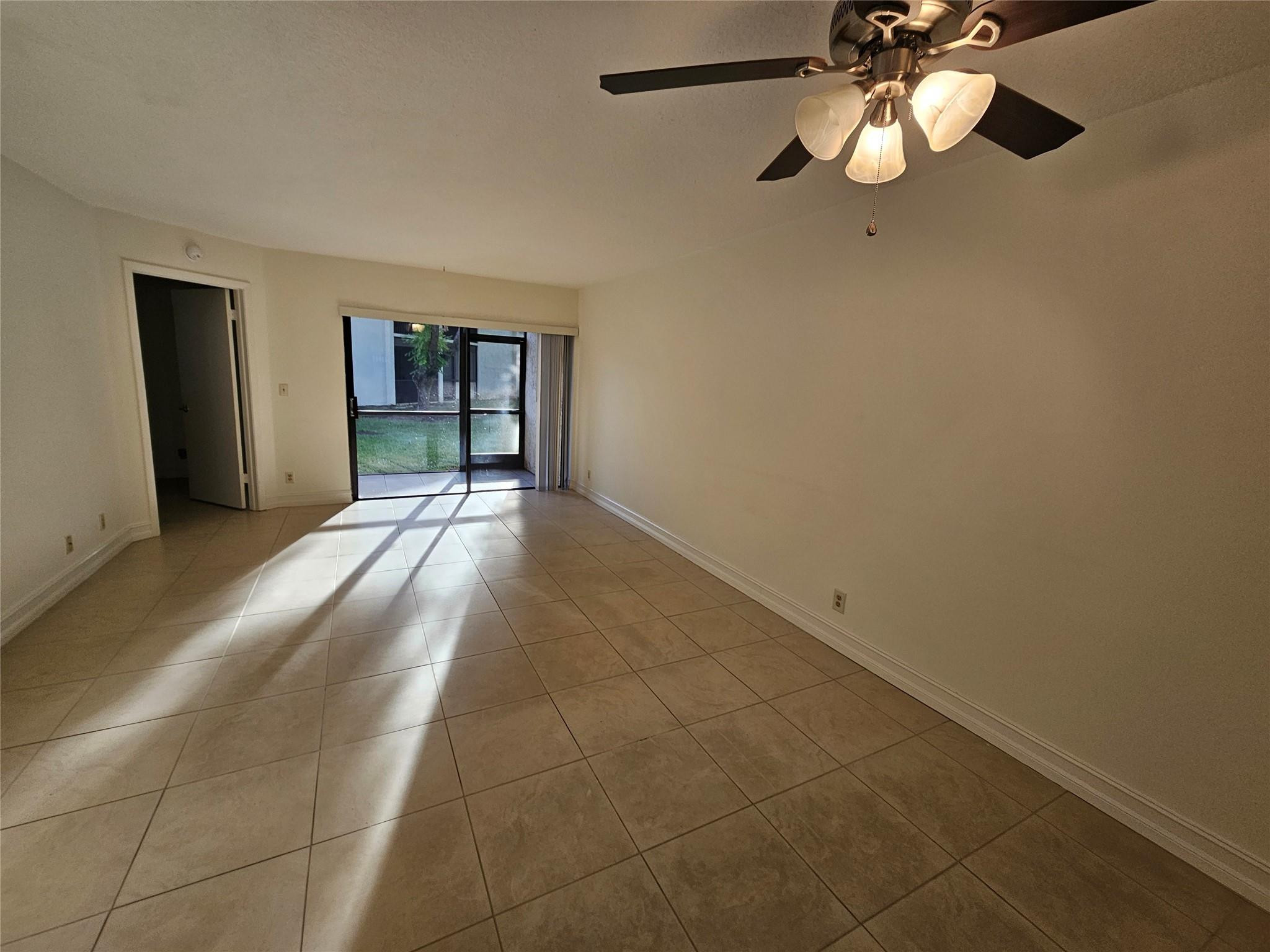5583 Courtyard Dr 5583