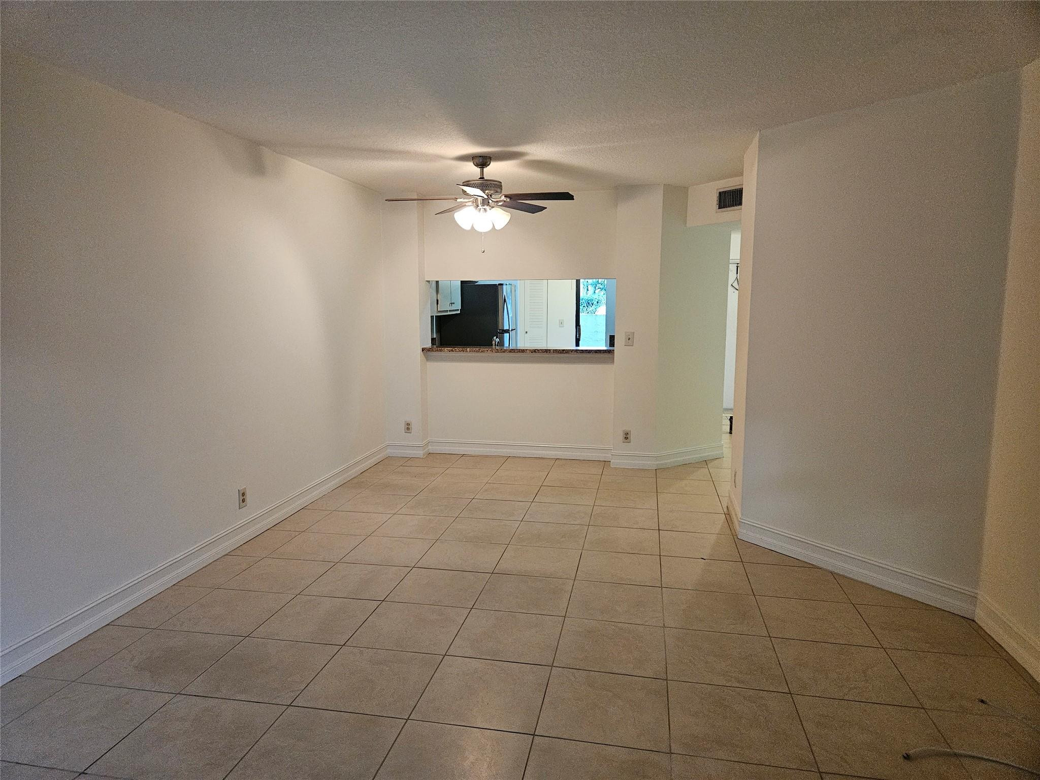 5583 Courtyard Dr 5583