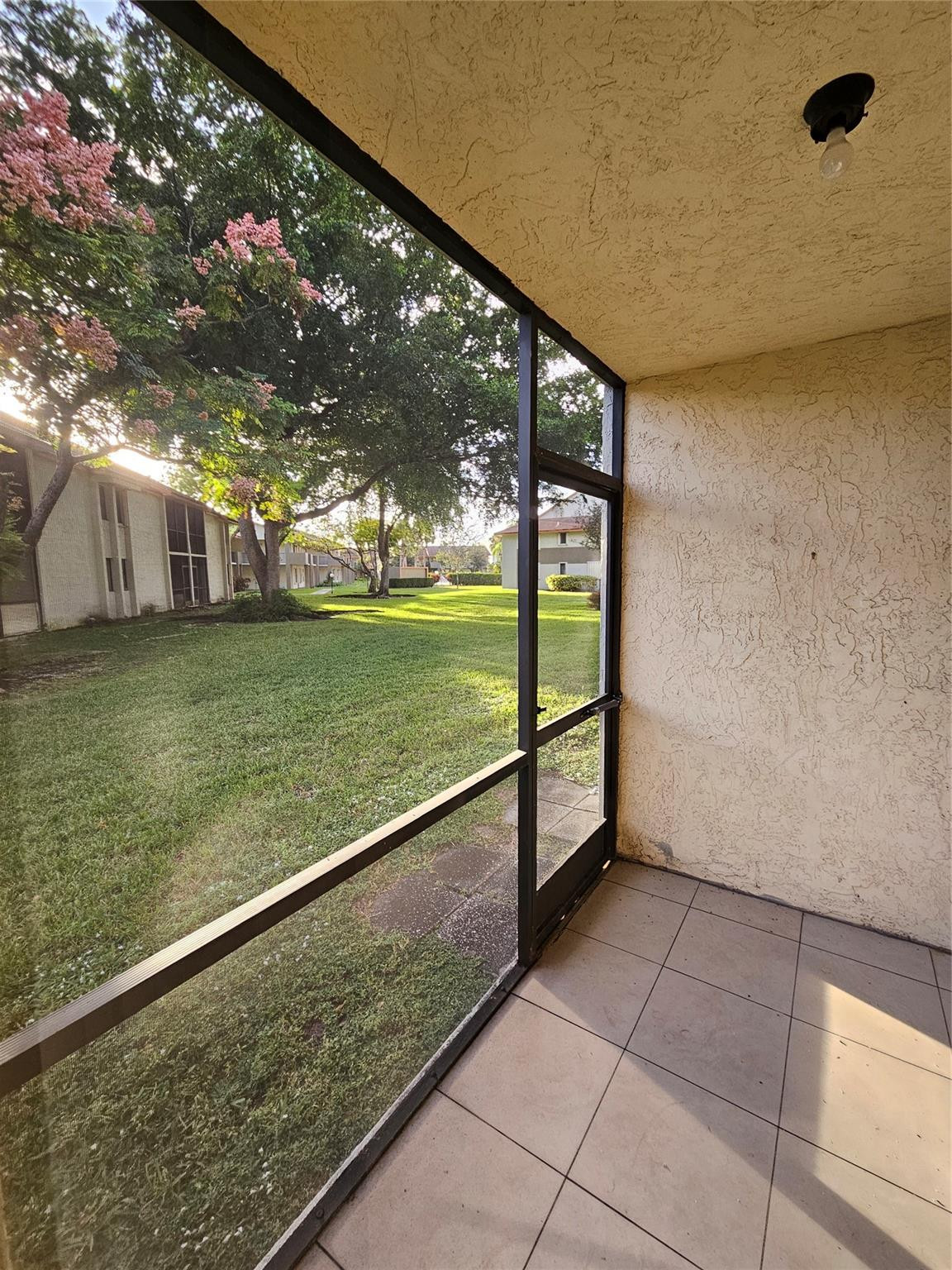 5583 Courtyard Dr 5583