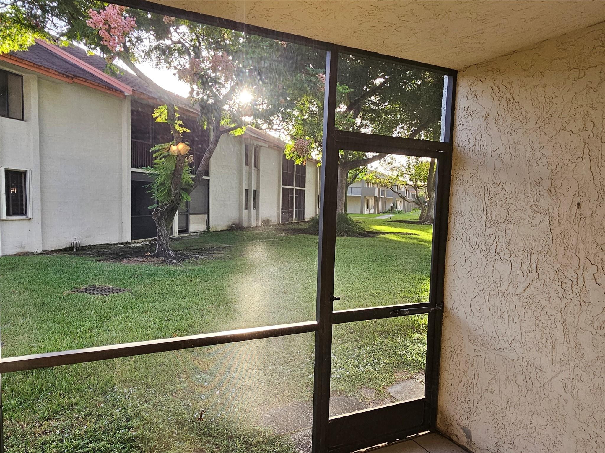 5583 Courtyard Dr 5583