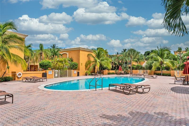 17901 NW 68th Ave T-204