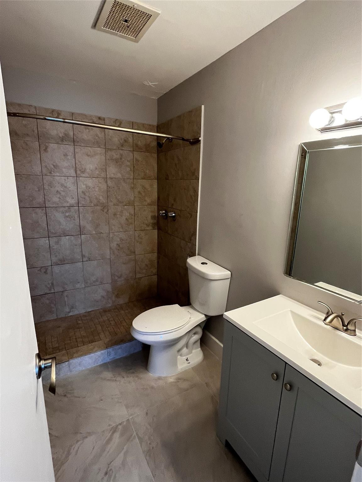 17901 NW 68th Ave T-204