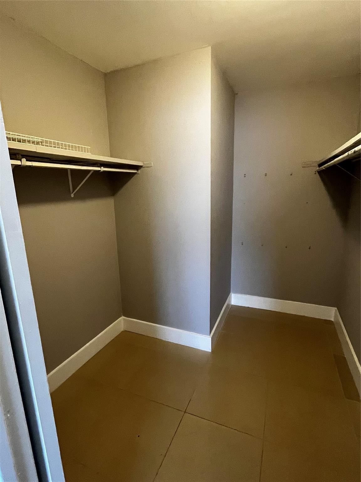 17901 NW 68th Ave T-204