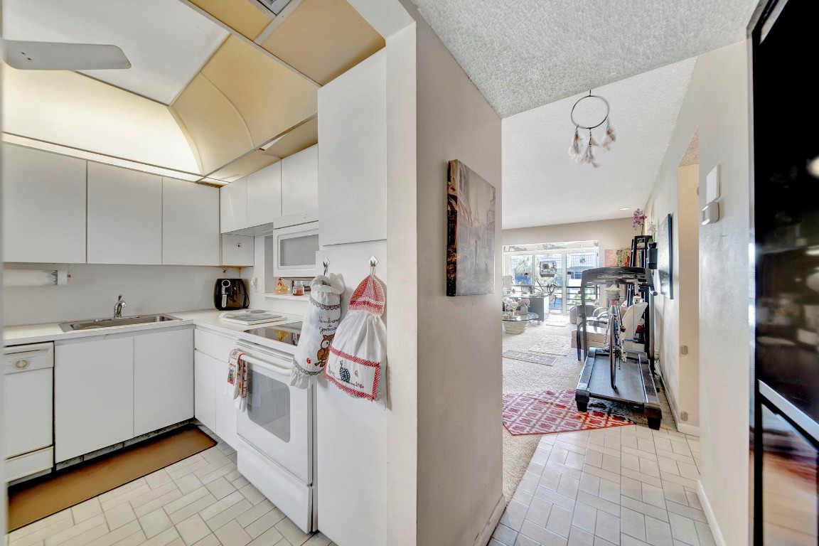 3100 Holiday Springs Blvd 305