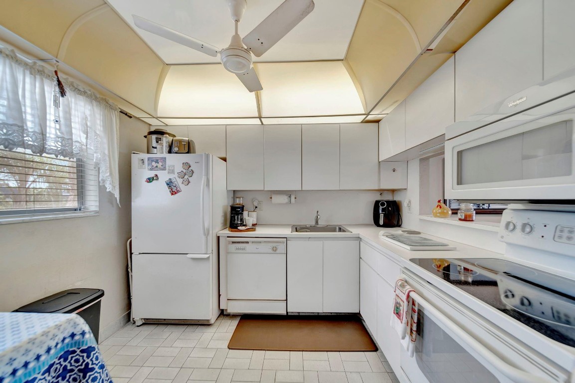 3100 Holiday Springs Blvd 305