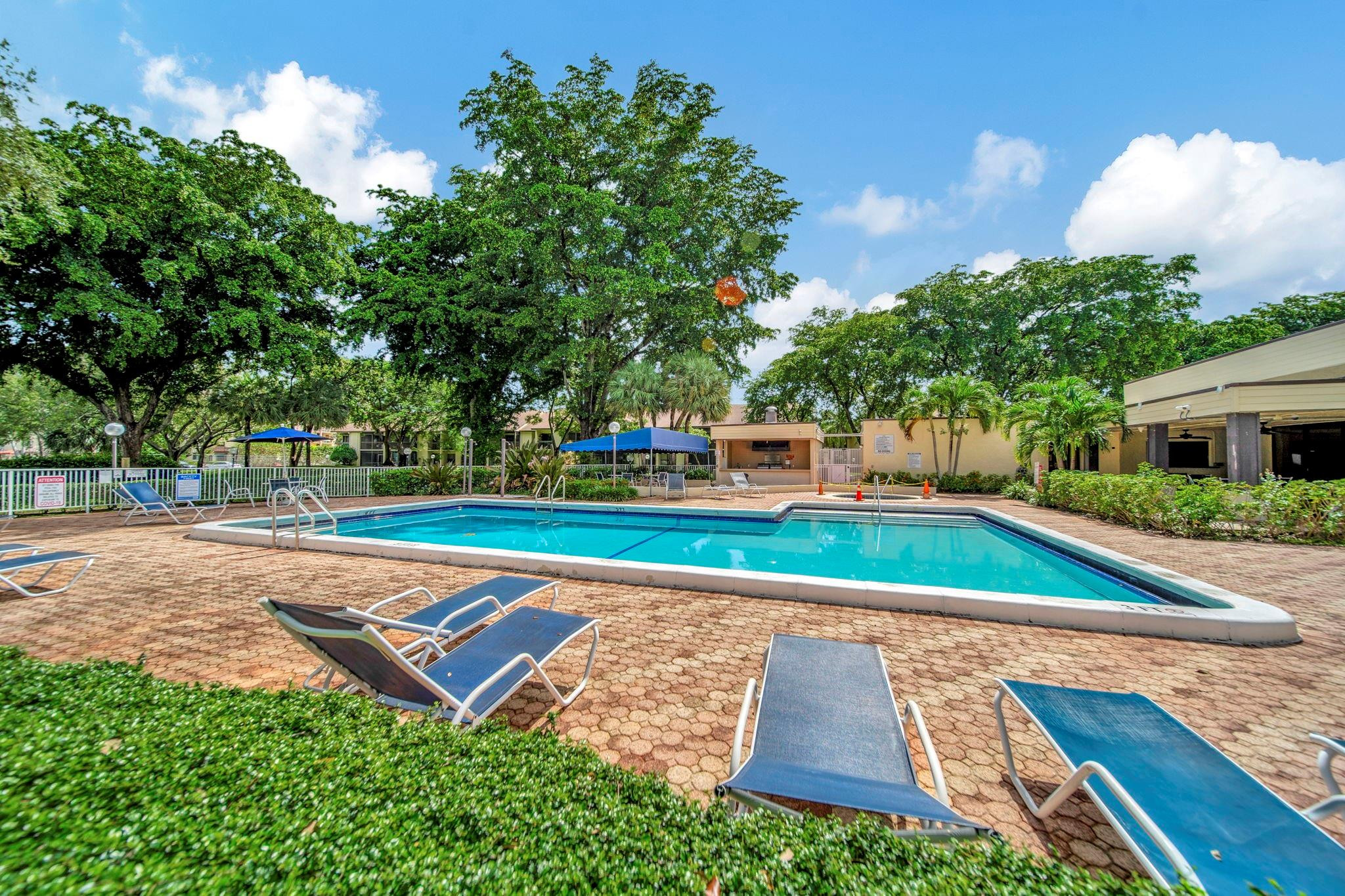 1977 SW 15th St 112