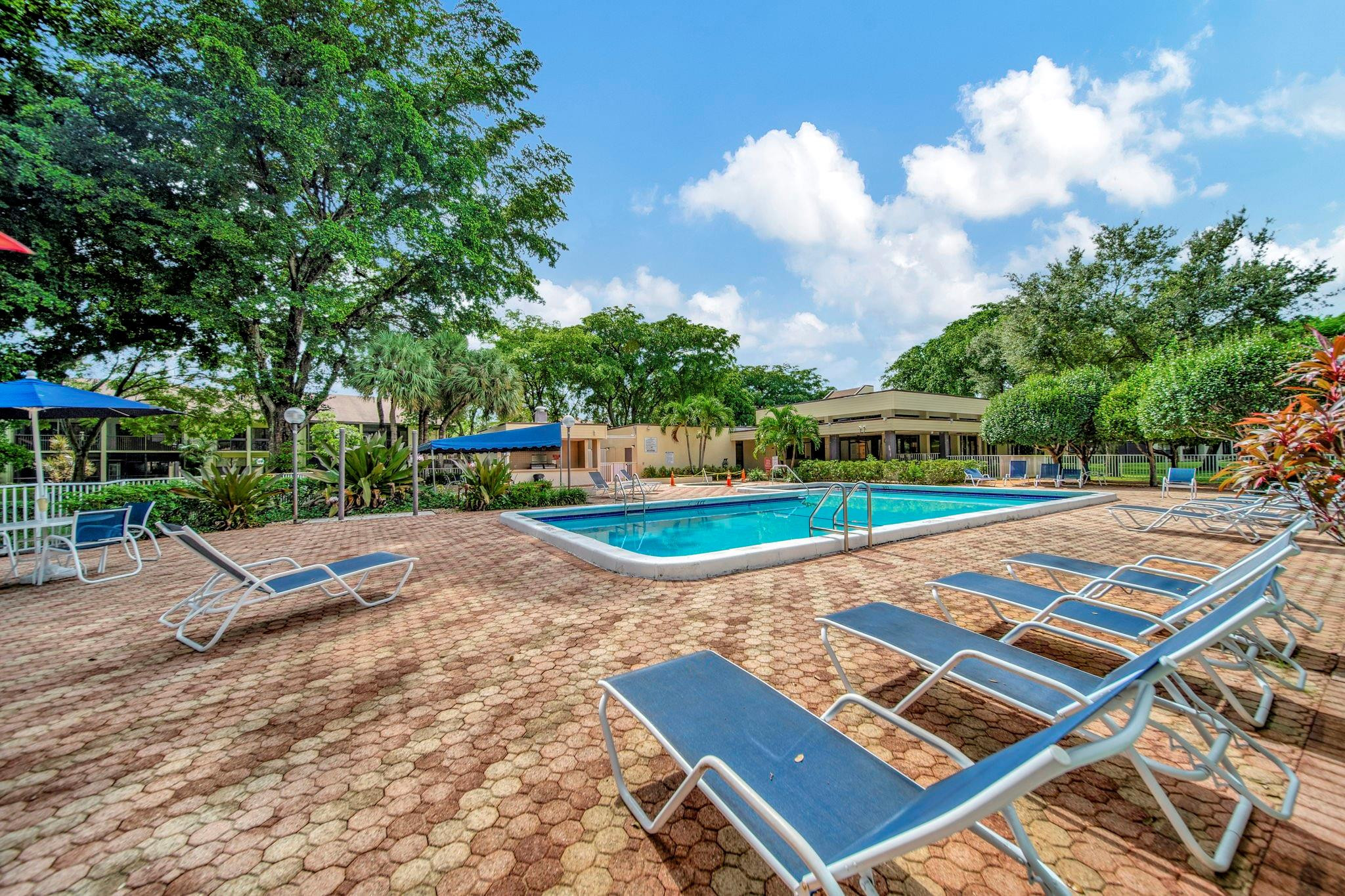 1977 SW 15th St 112
