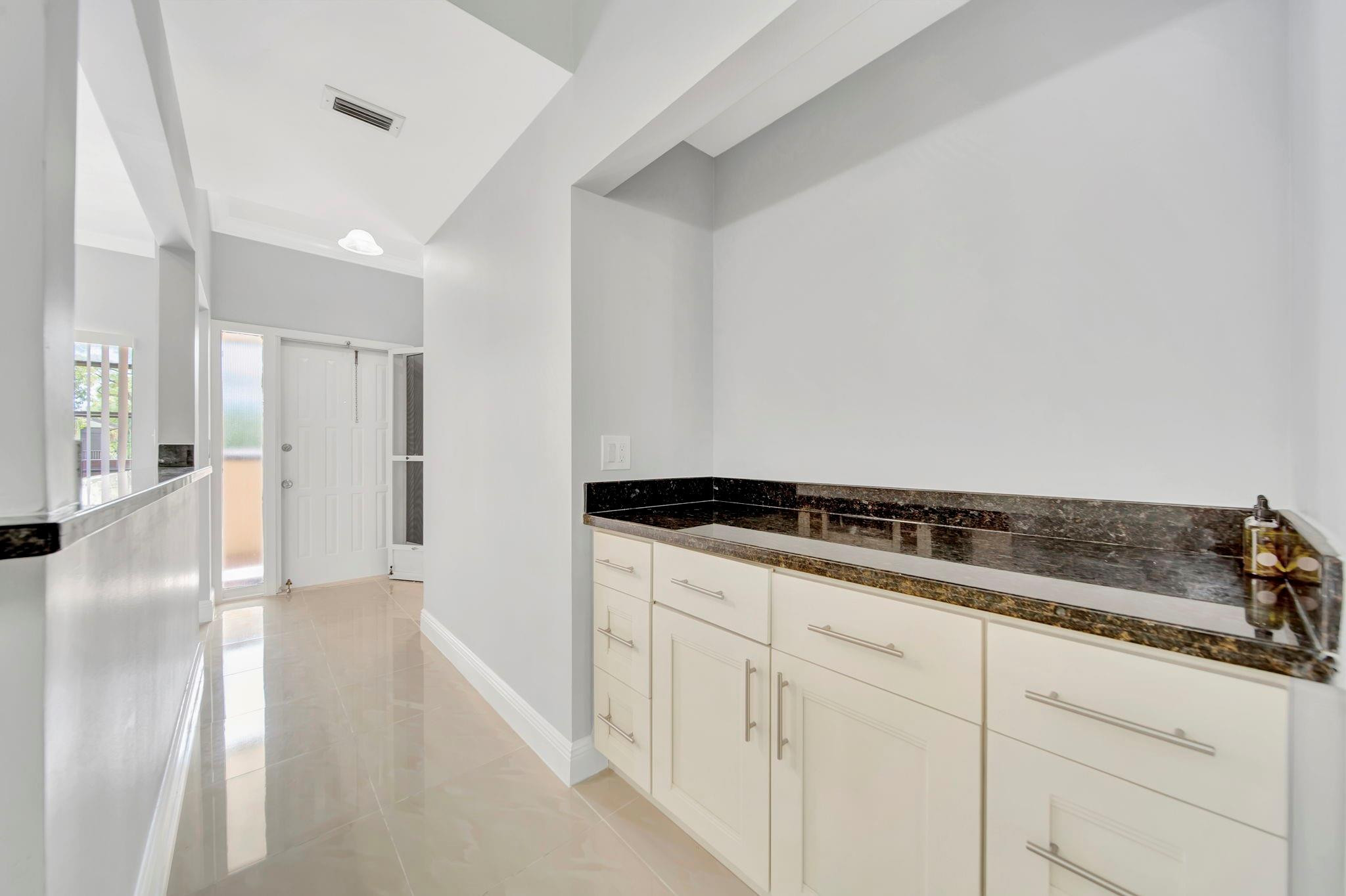 1977 SW 15th St 112