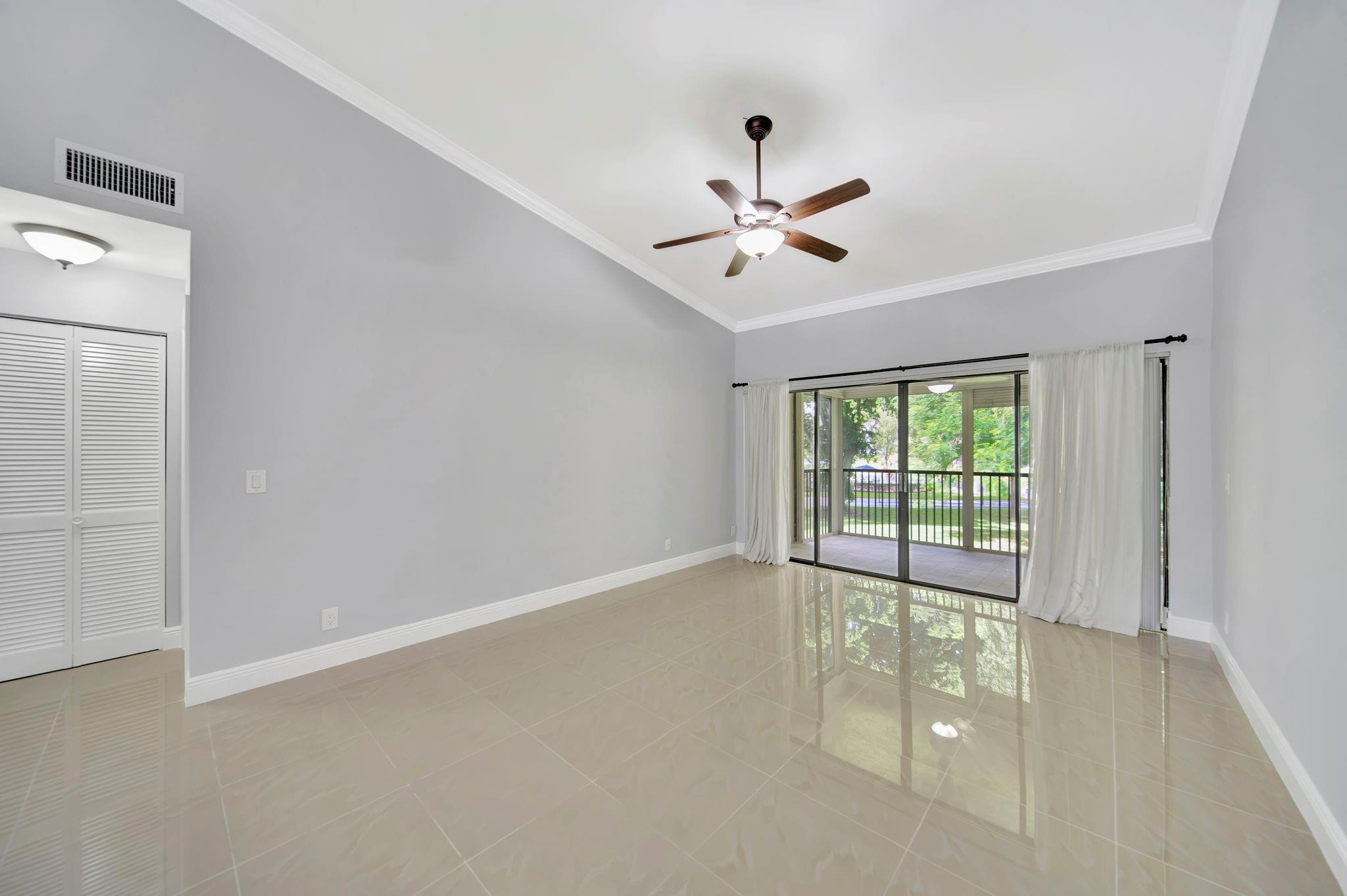 1977 SW 15th St 112