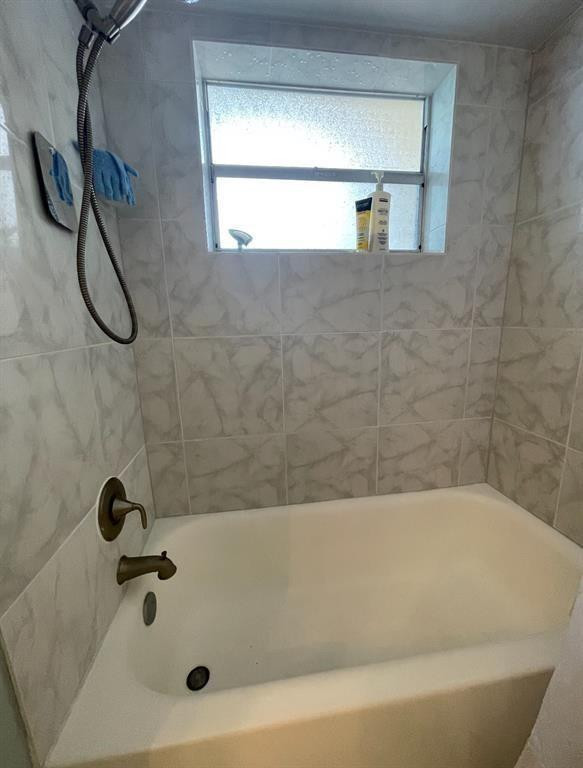 1670 NE 191st St 401