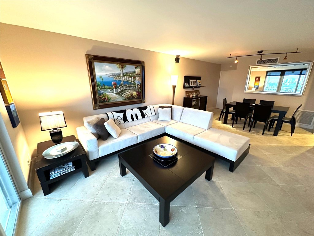 1 Las Olas Circle 605