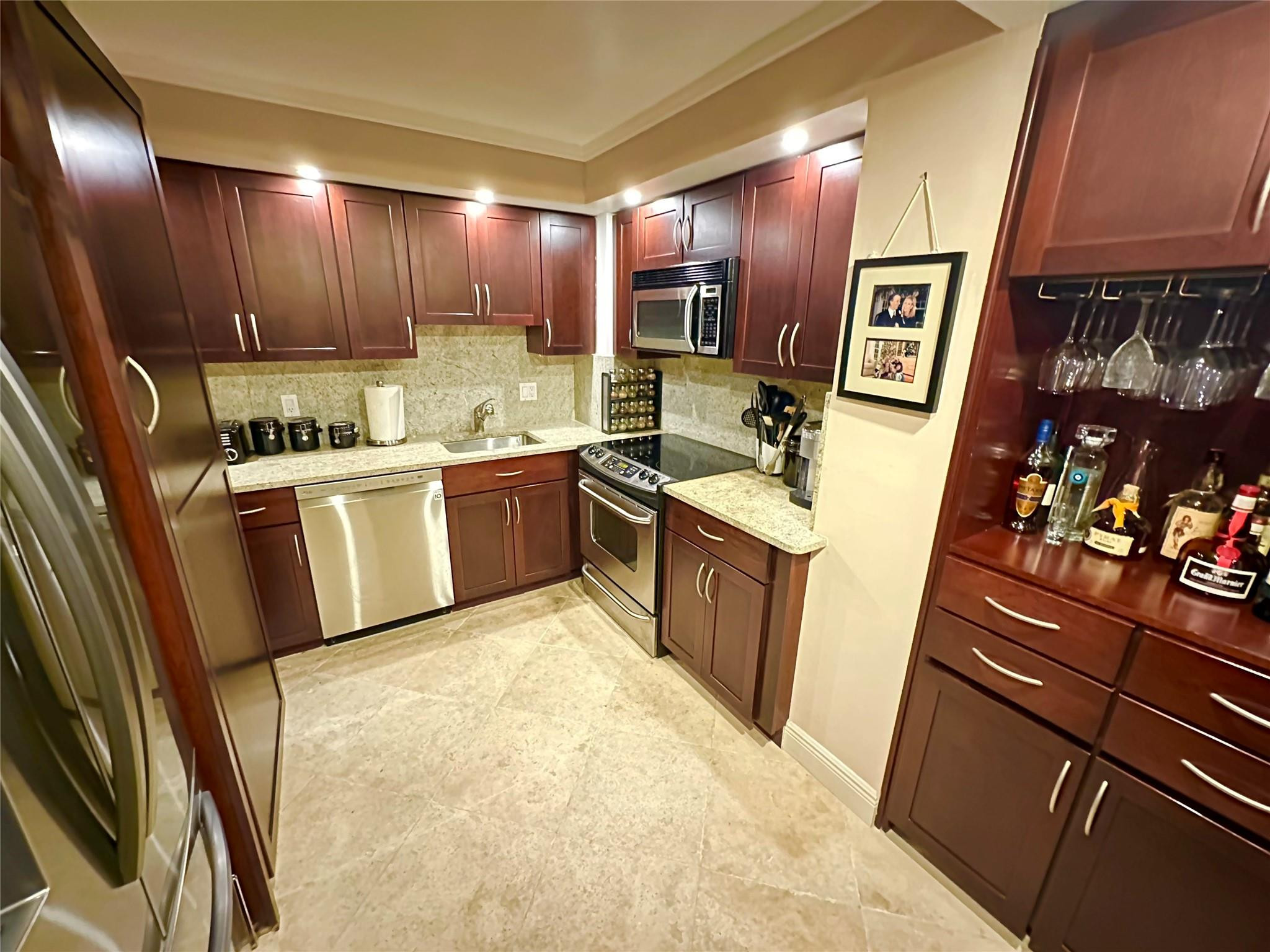 1 Las Olas Circle 605