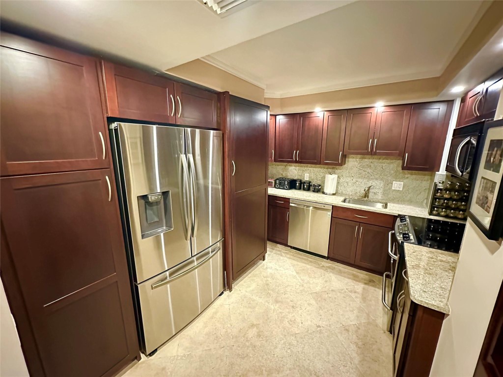 1 Las Olas Circle 605