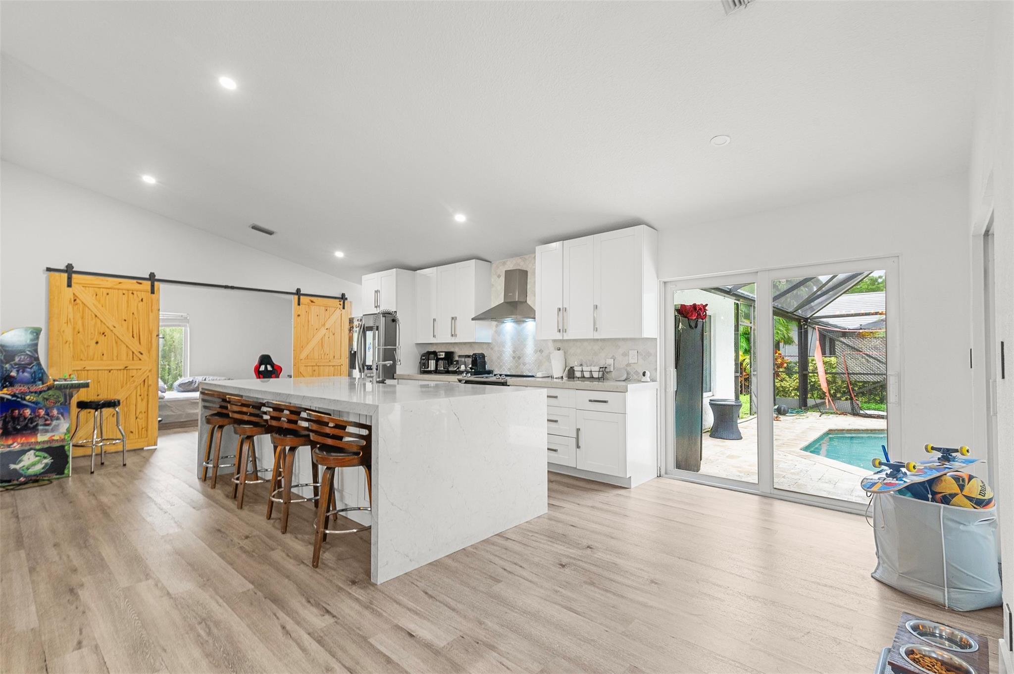 5028 NW 48th Ave