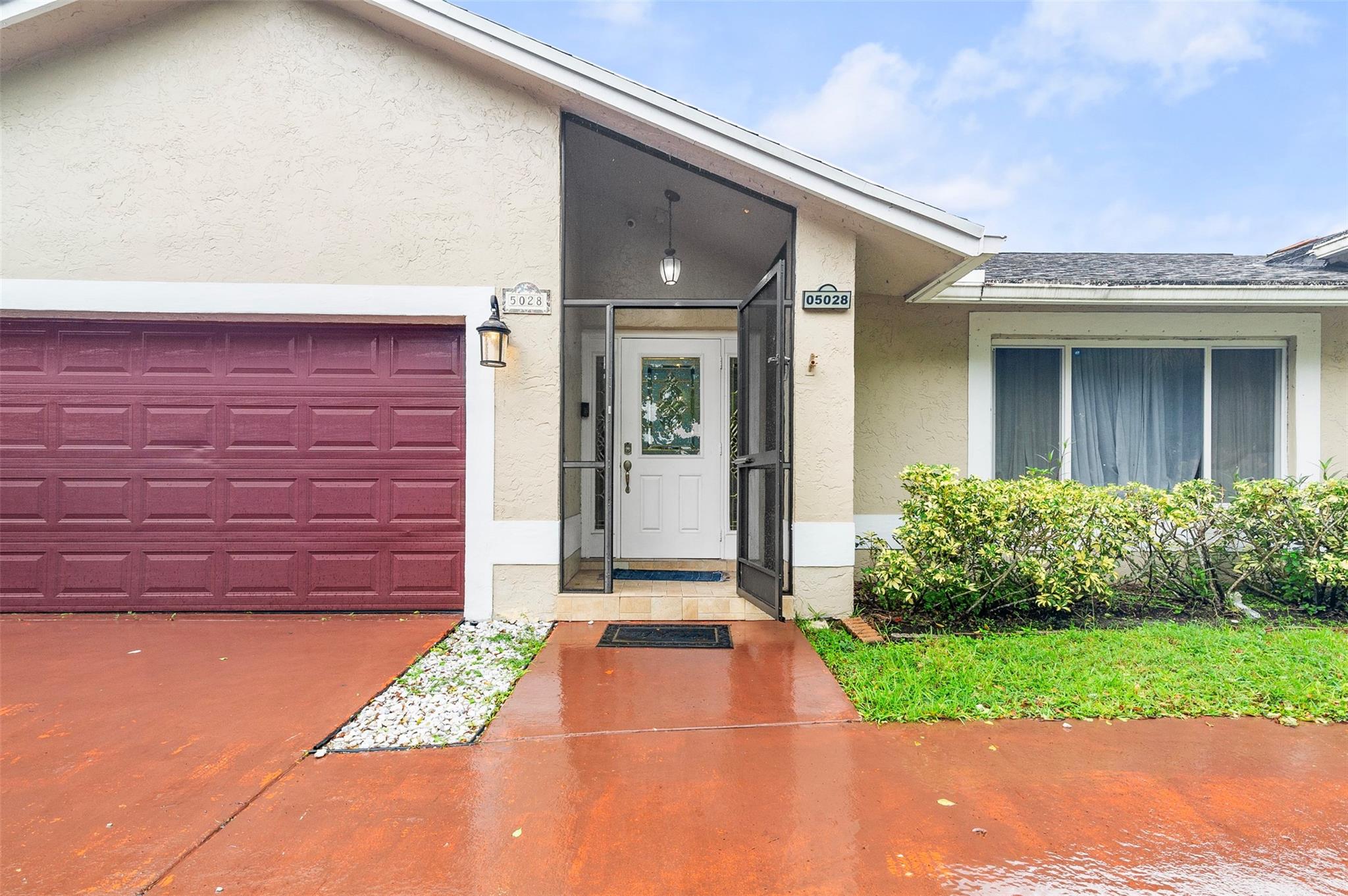 5028 NW 48th Ave