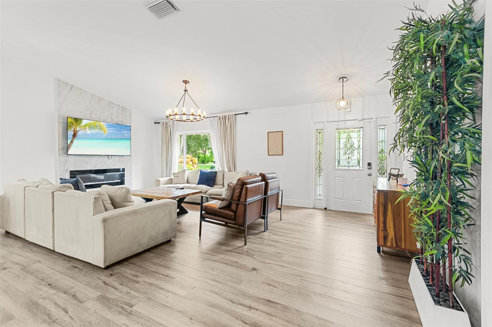 5028 NW 48th Ave