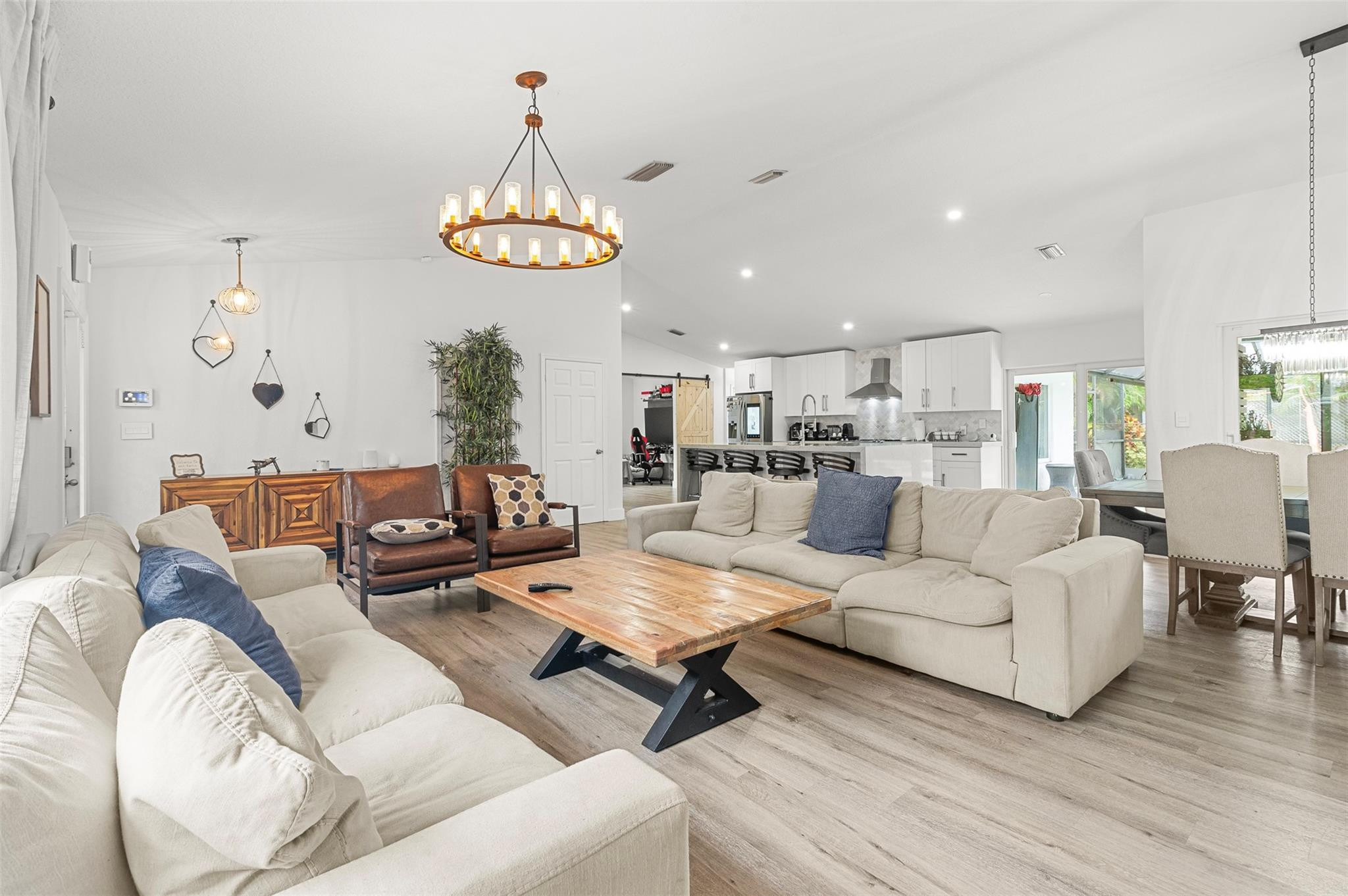 5028 NW 48th Ave