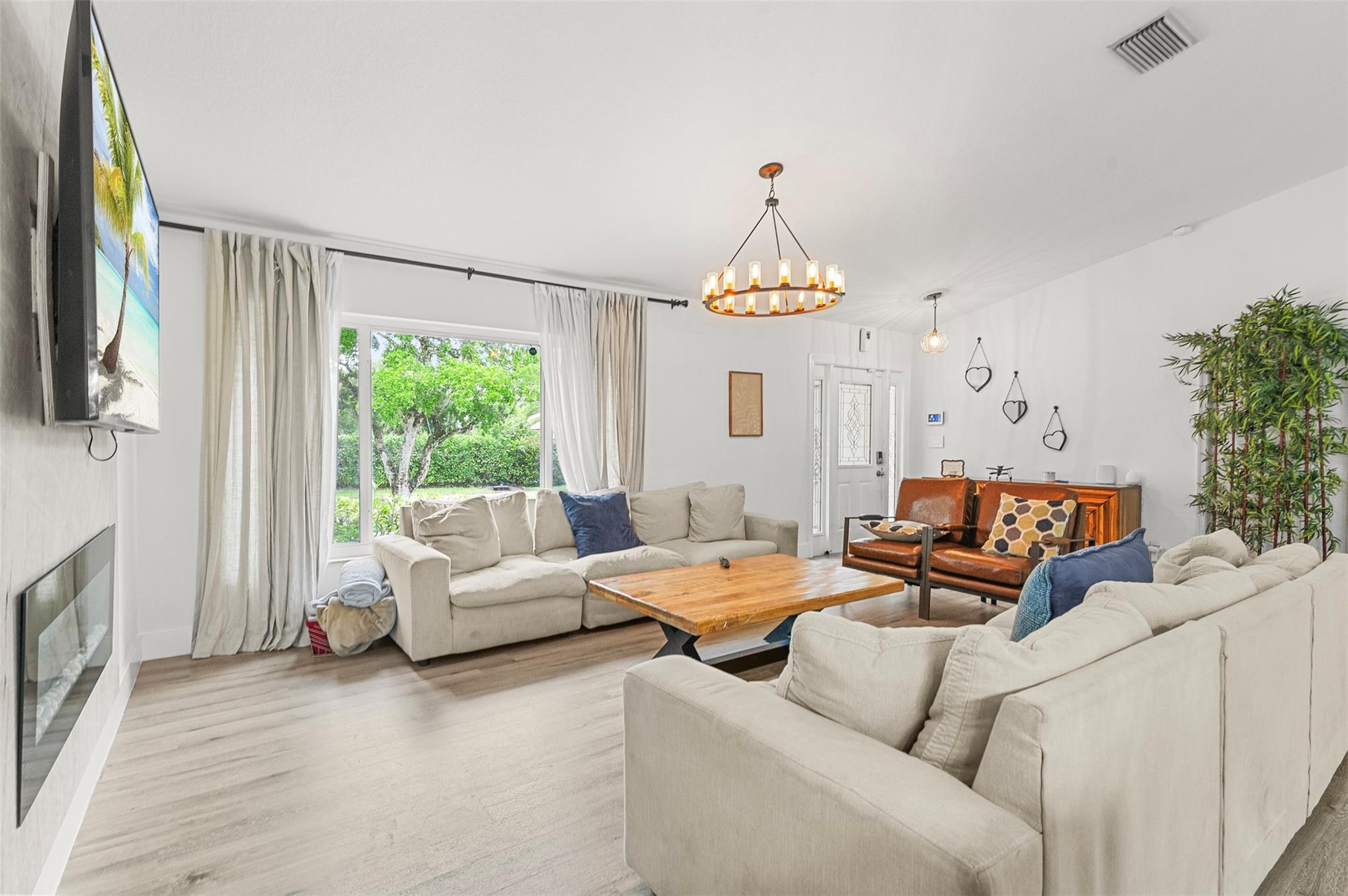 5028 NW 48th Ave