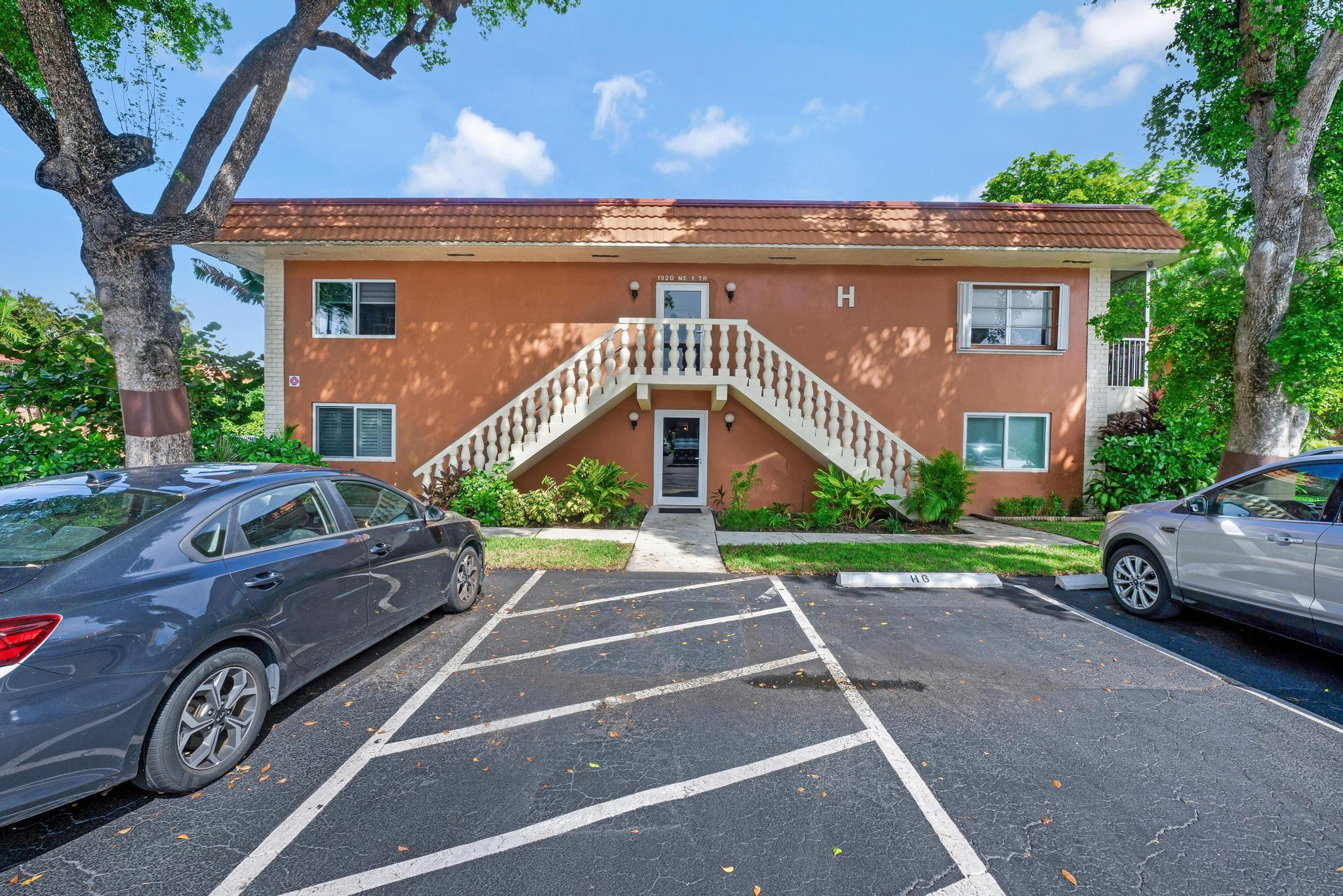 1920 NE 1st Ter 116 H