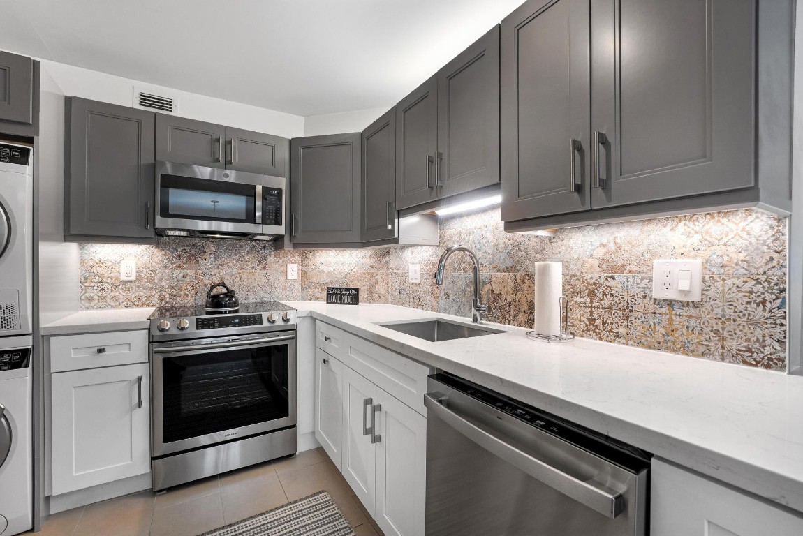 1920 NE 1st Ter 116 H