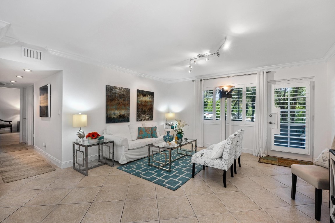 1920 NE 1st Ter 116 H